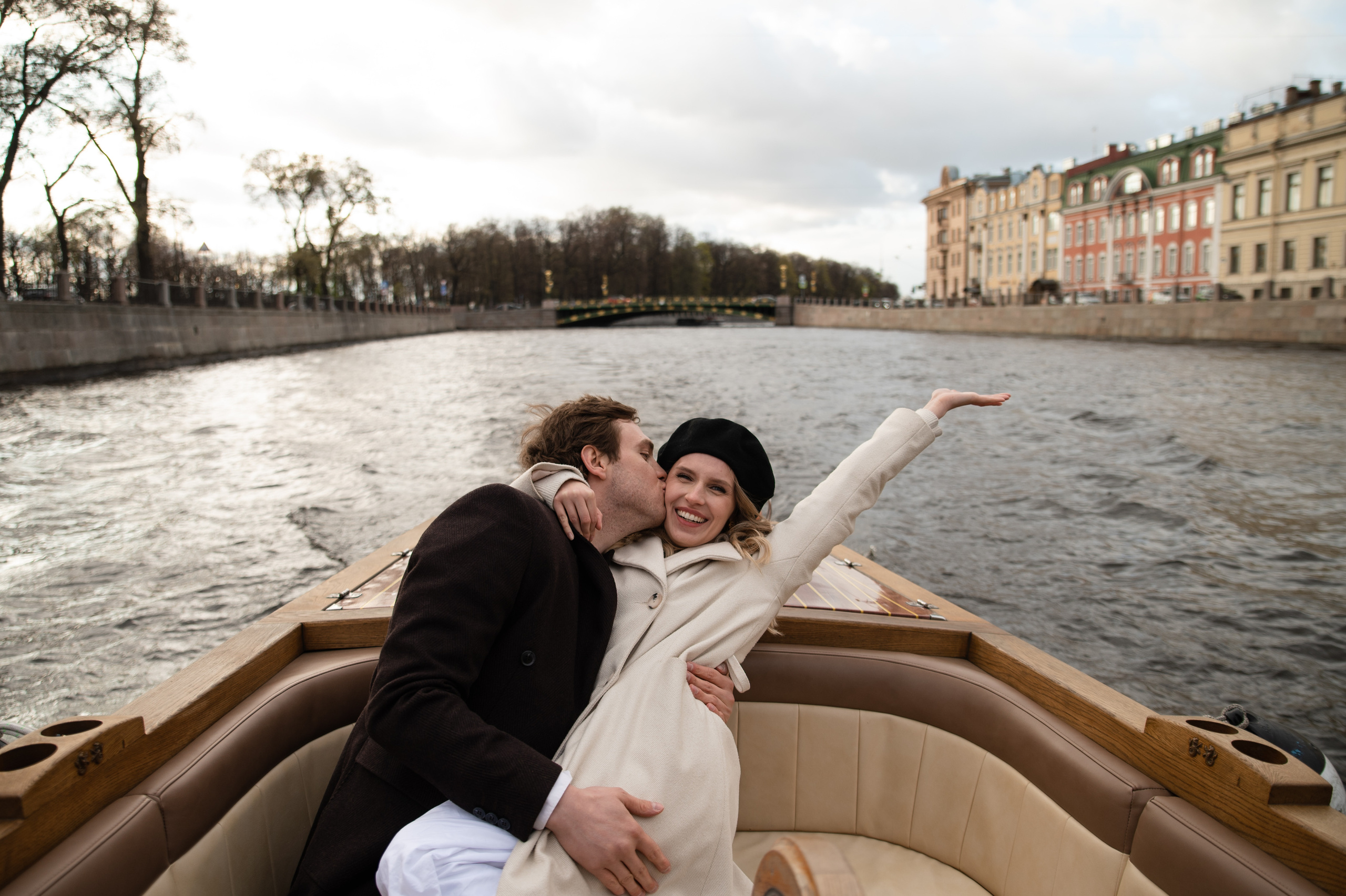 Саша и Настя Катер Питер Май. Свадебный фотограф Тюмень Анастасия Битная