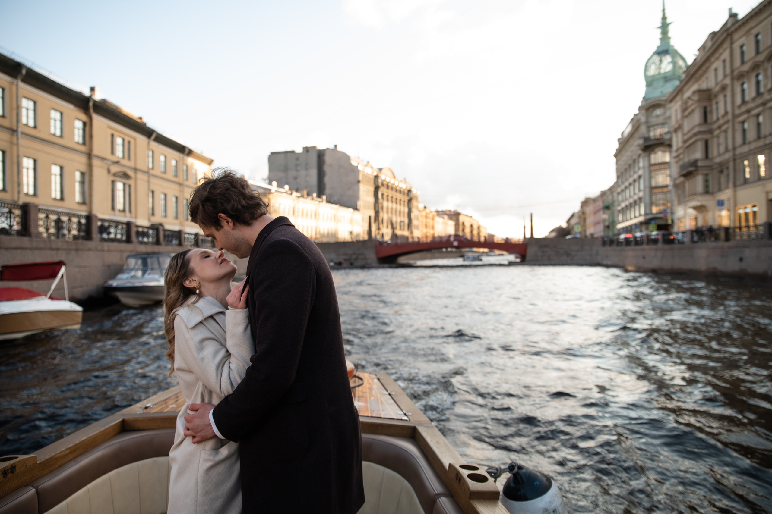 Саша и Настя Катер Питер Май. Свадебный фотограф Тюмень Анастасия Битная