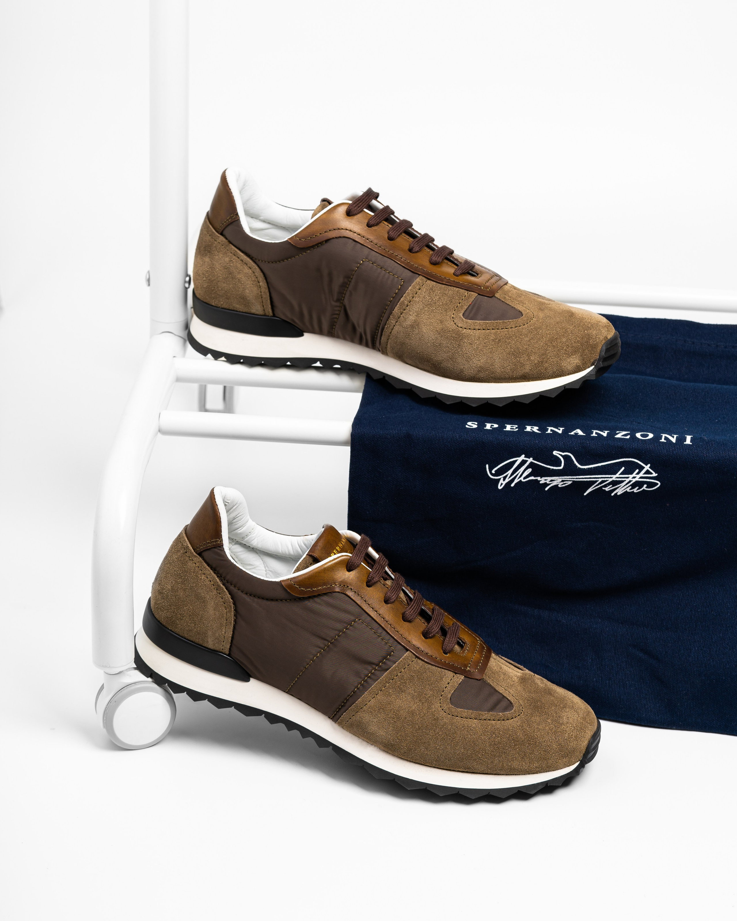 Предметный фотограф в Грозном Арби Макаев