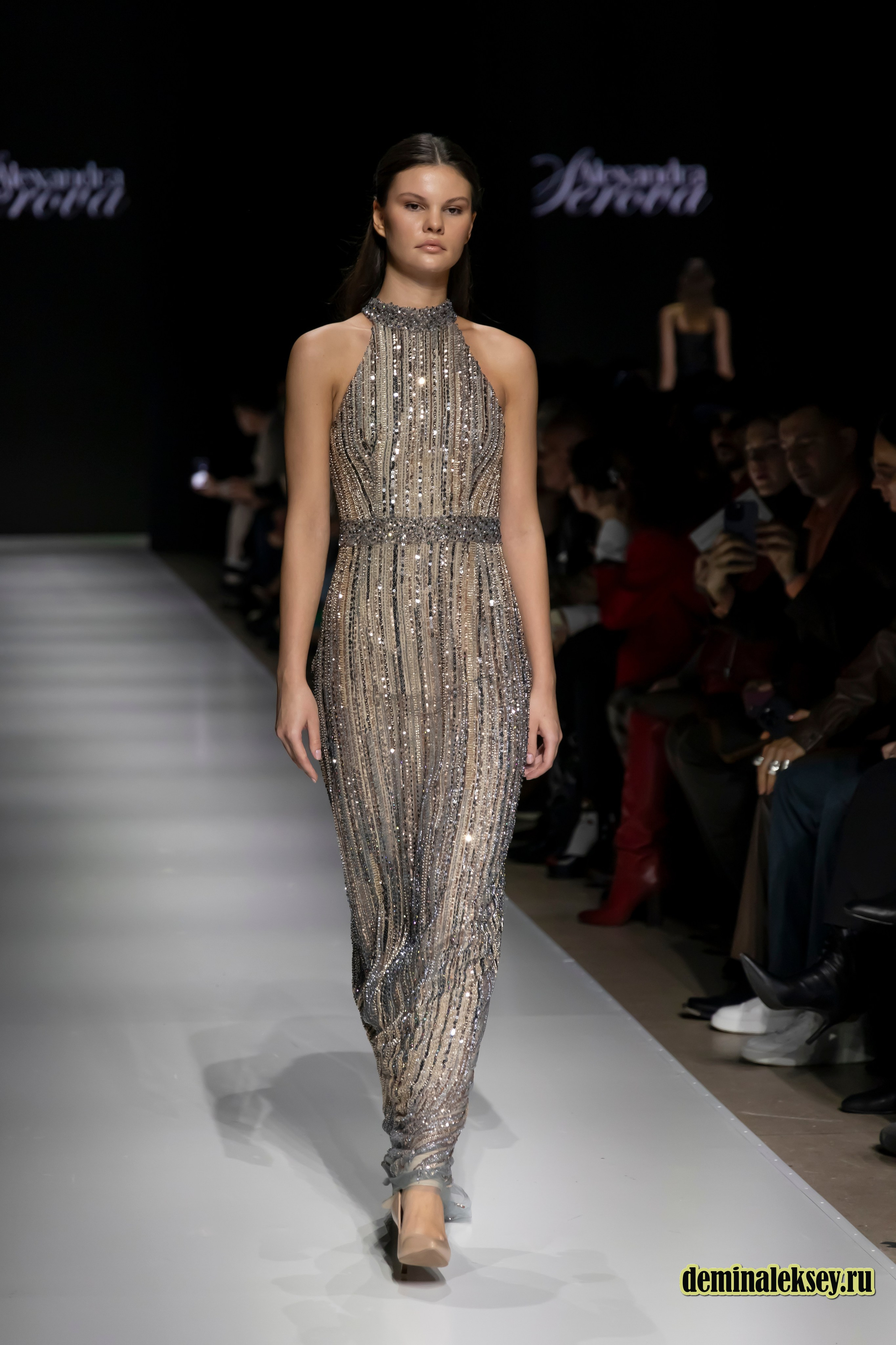 Московская неделя моды 2024 9 октября дизайнер Alexandra Serova. Репортажный, семейный и студийный фотограф в Москве Демин Алексей