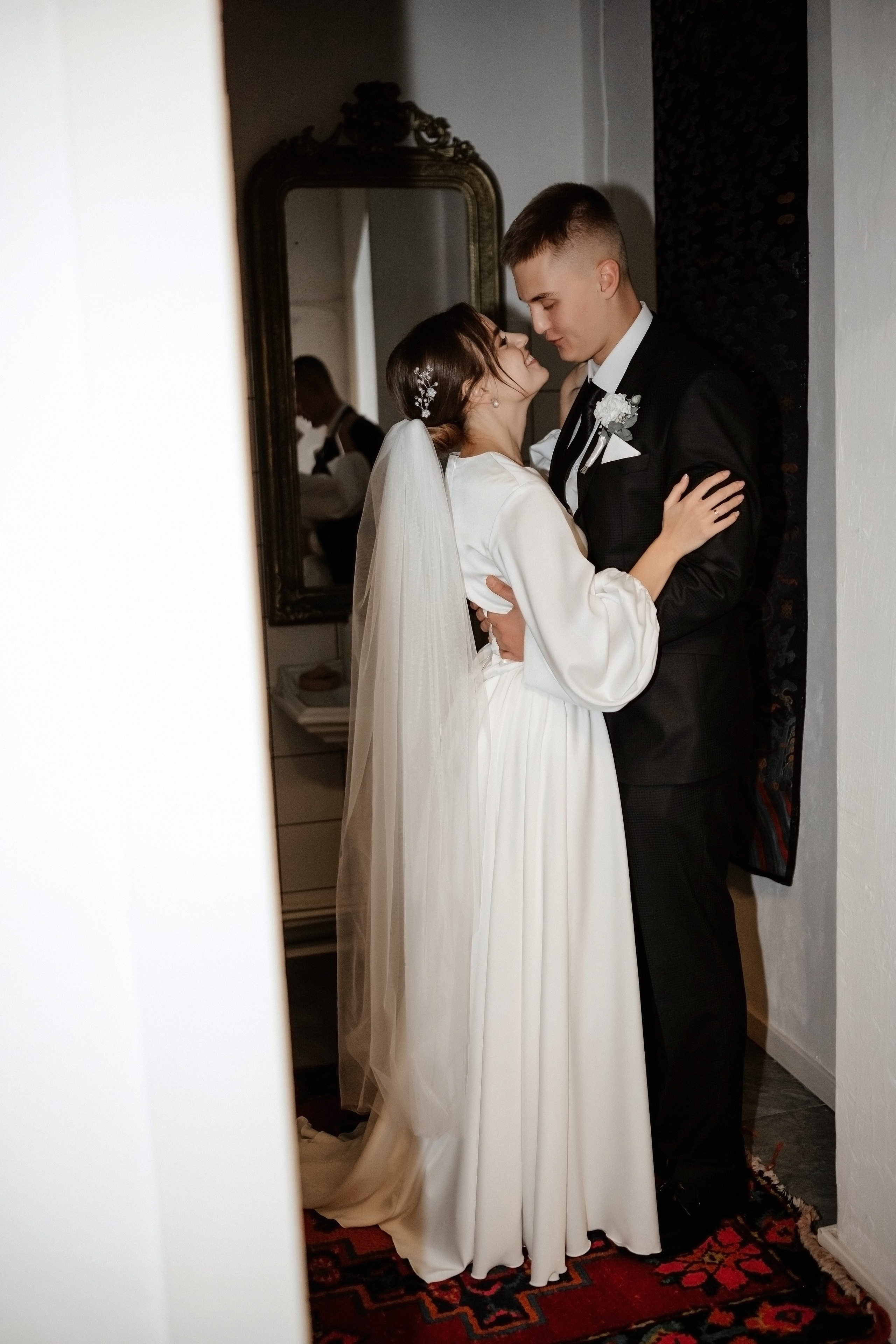 Свадебная фотосессия в Ливадийском дворце. Свадебный и семейный фотограф и видеограф, Крым, Москва, Санкт -Петербург