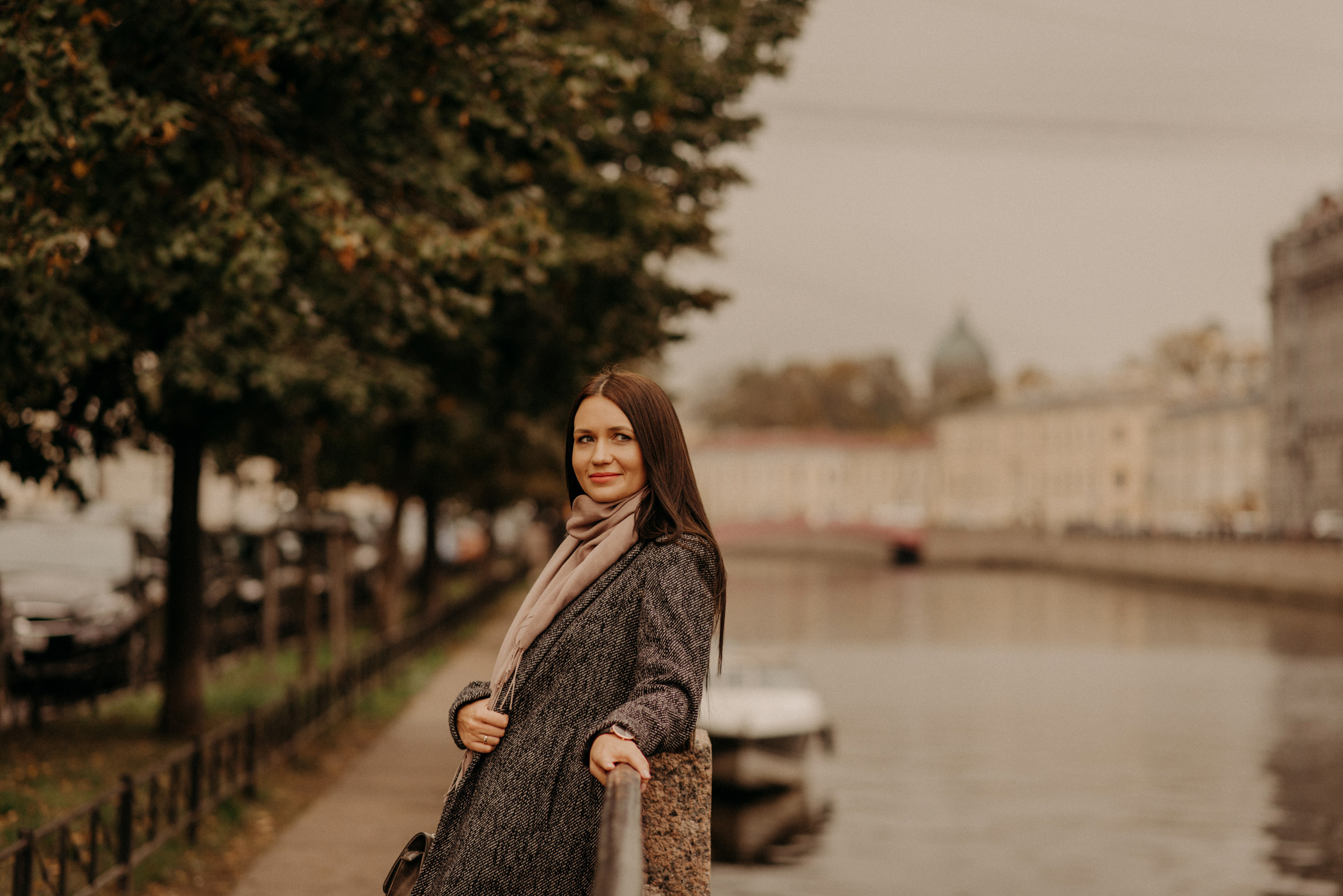 осенняя фотосессия в центре Санкт-Петербурга, индивидуальная фотосессия для девушки, фотопрогулка по Питеру, женская фотосессия, фотосессия для инстаграма, фотосессия для блога