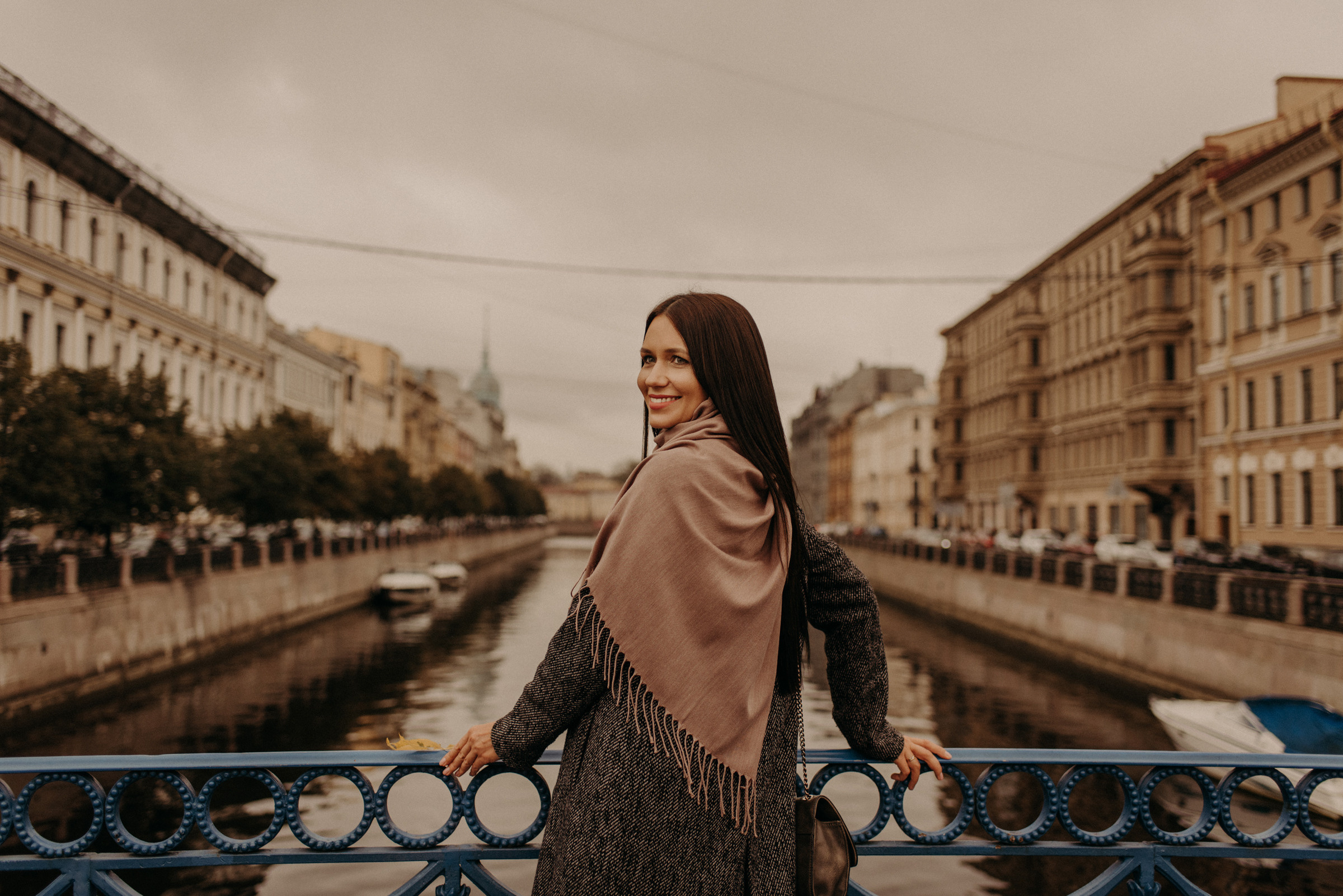 осенняя фотосессия в центре Санкт-Петербурга, индивидуальная фотосессия для девушки, фотопрогулка по Питеру, женская фотосессия, фотосессия для инстаграма, фотосессия для блога