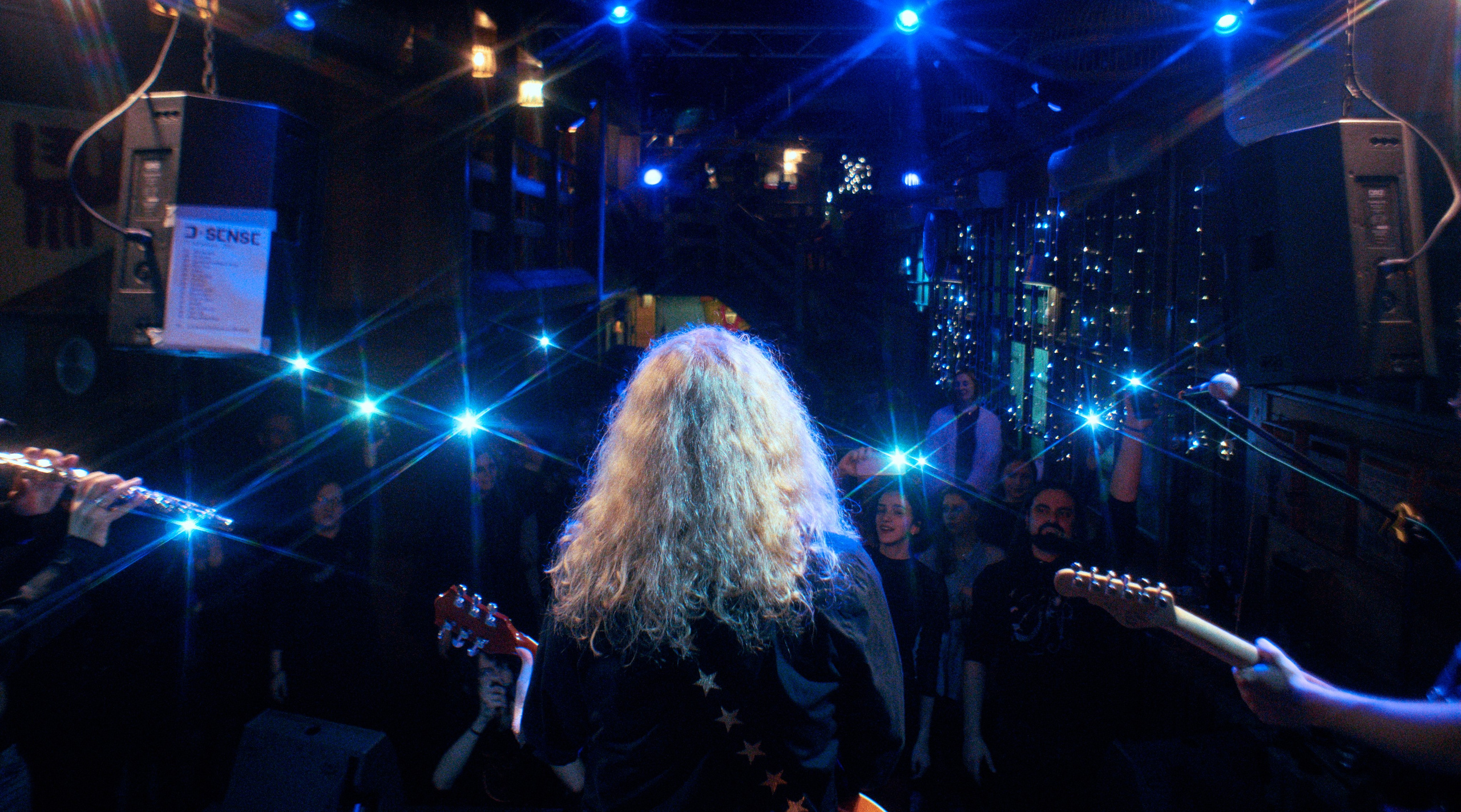 ГОЛОВА МУЭССЫ — КОНЦЕРТ 18-10-2025 В КИТАЙСКОМ ЛЕТЧИКЕ. Фотография для артистов