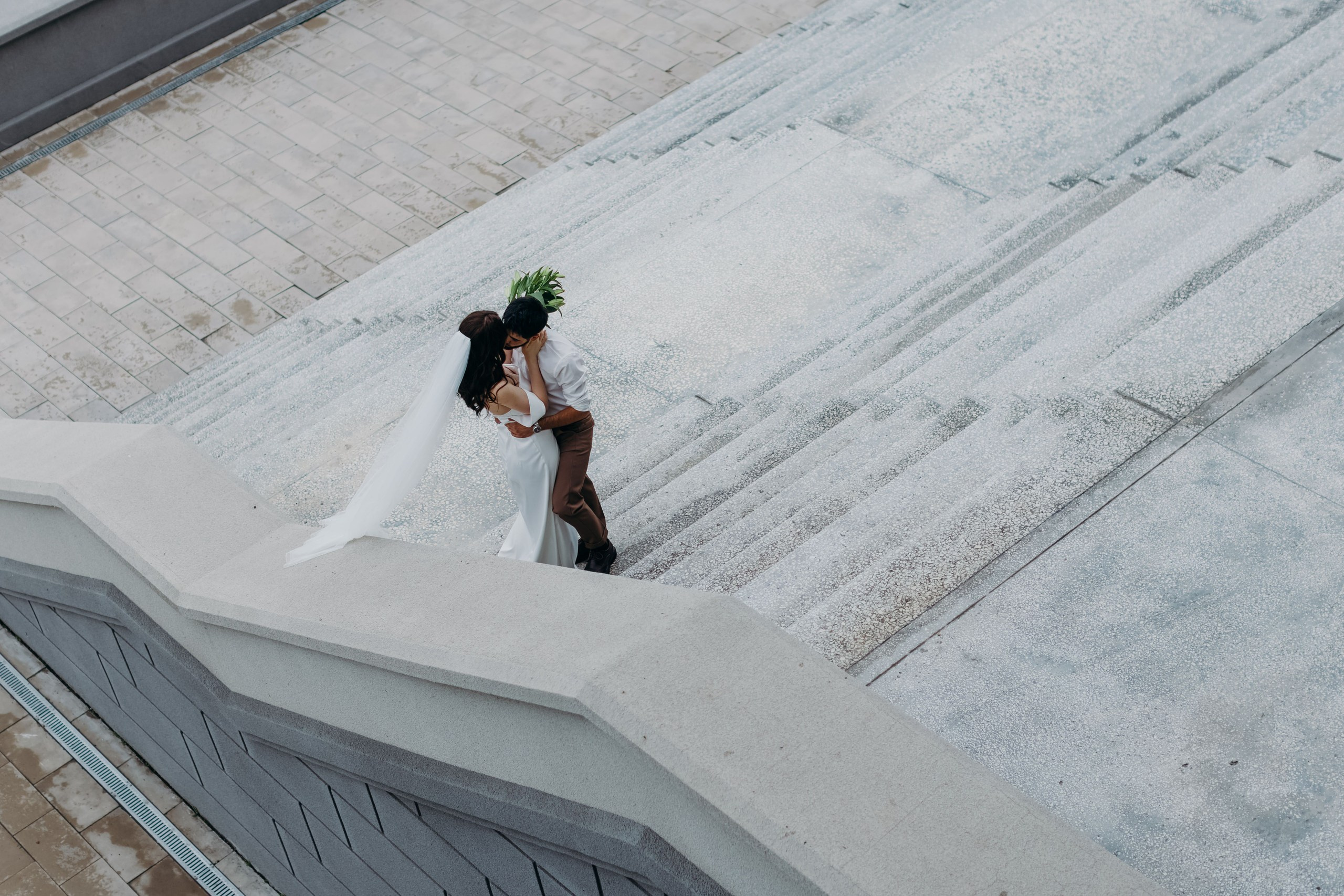 Свадебная фотосессия в историческом центре Красноярска, профессиональная съемка, организация свадьбы под ключ