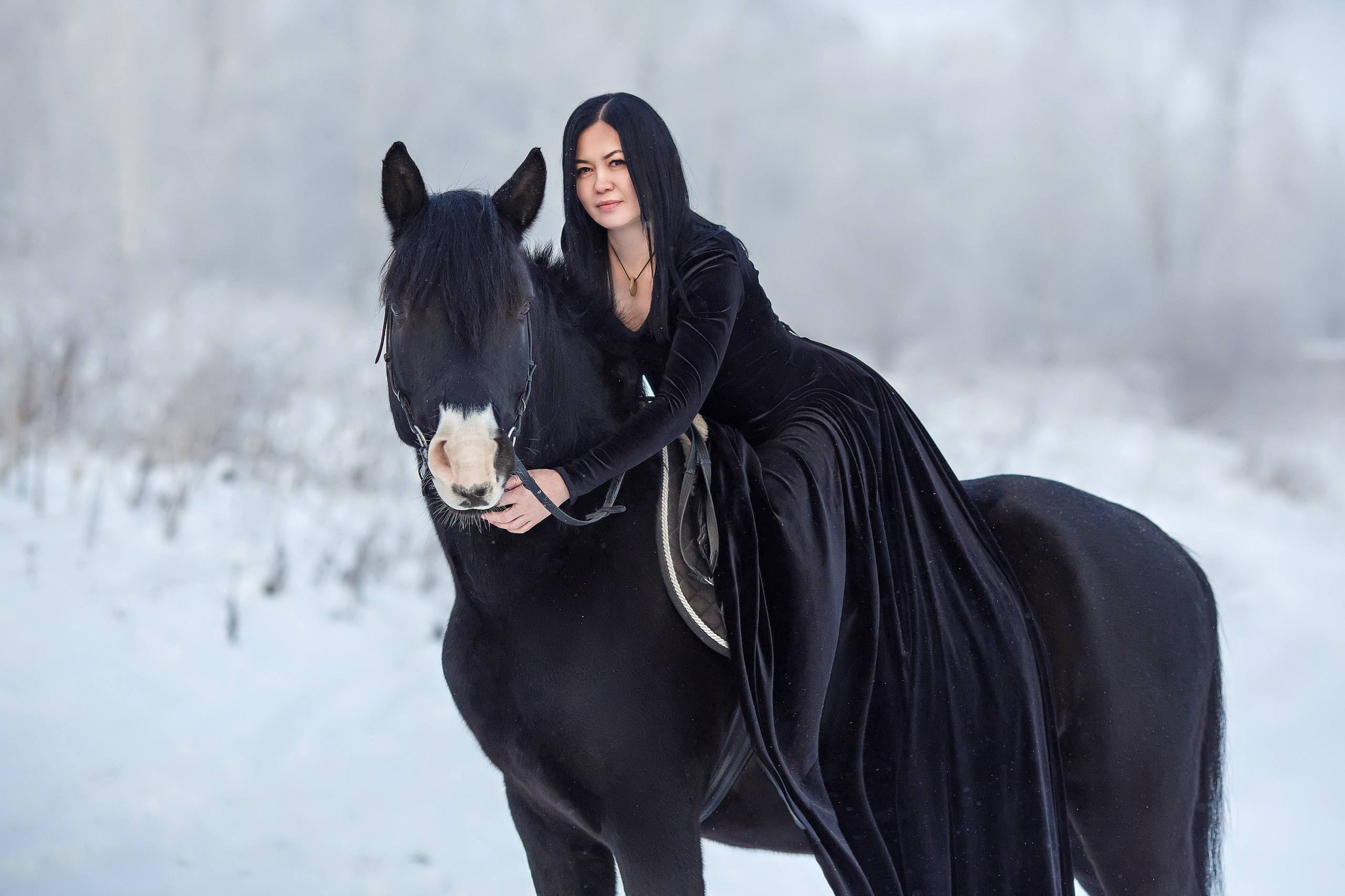 С конем. Сказочный фотограф фотопроекты фототуры в Новосибирске и на Алтае