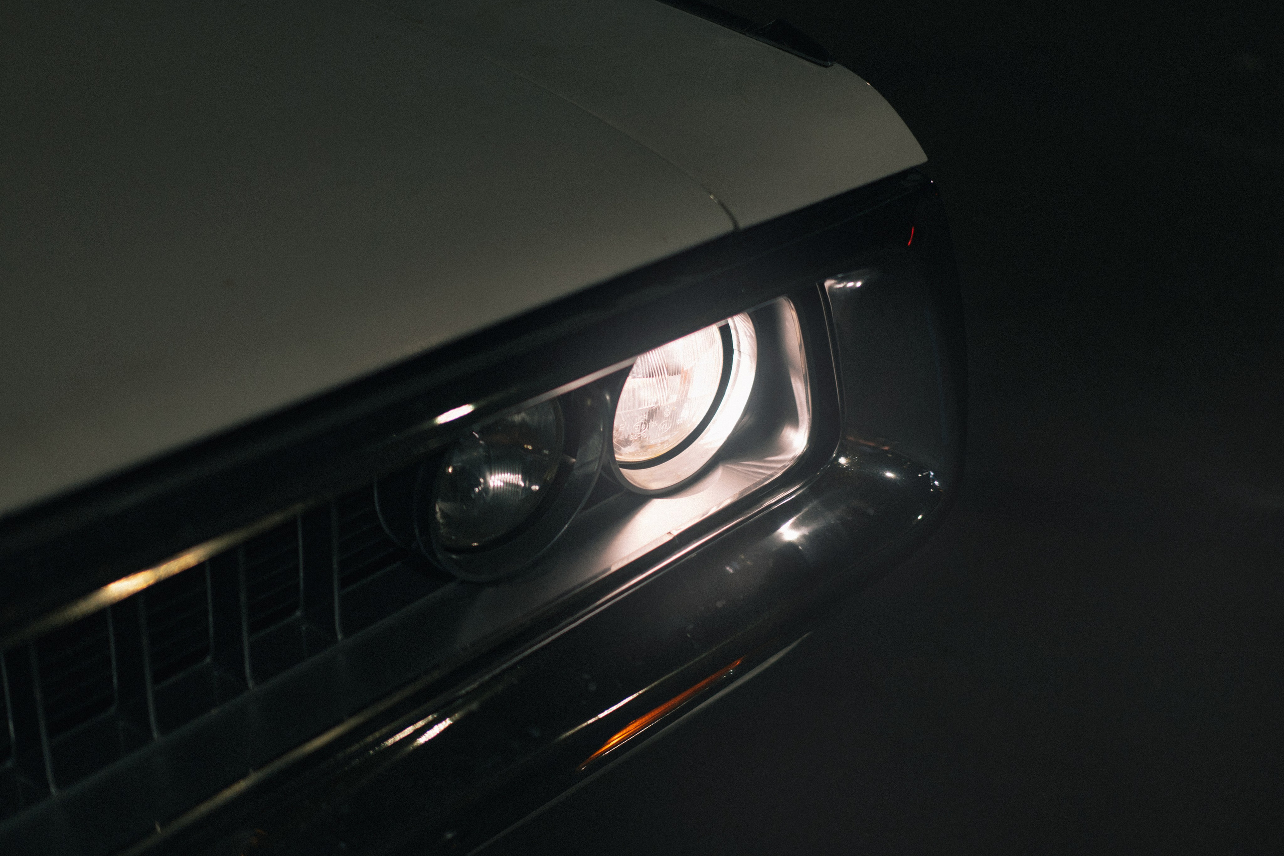 фара американского автомобиля