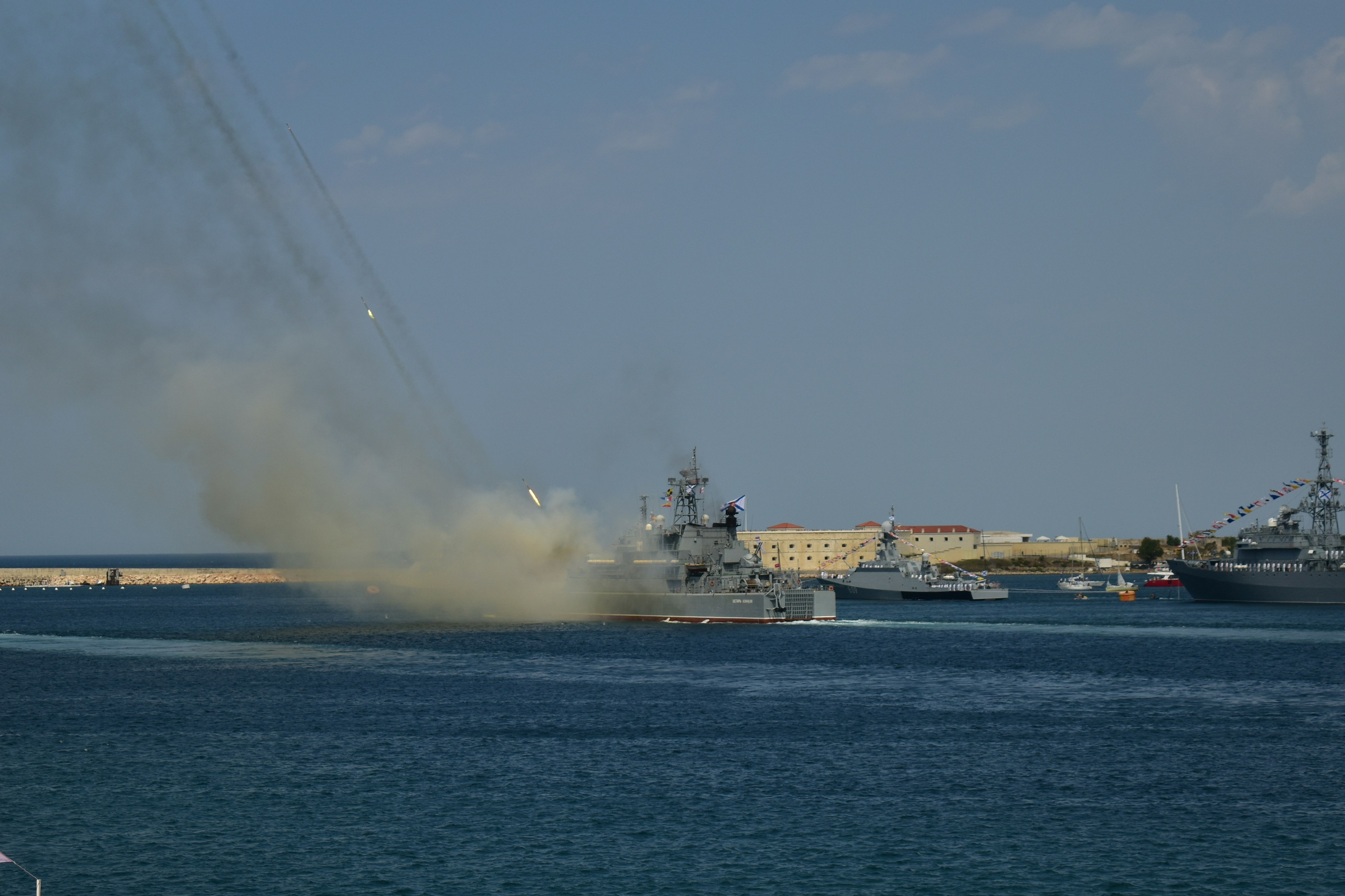 Парад ВМФ. Фотограф-ретушер в Крыму Юля Лобурец