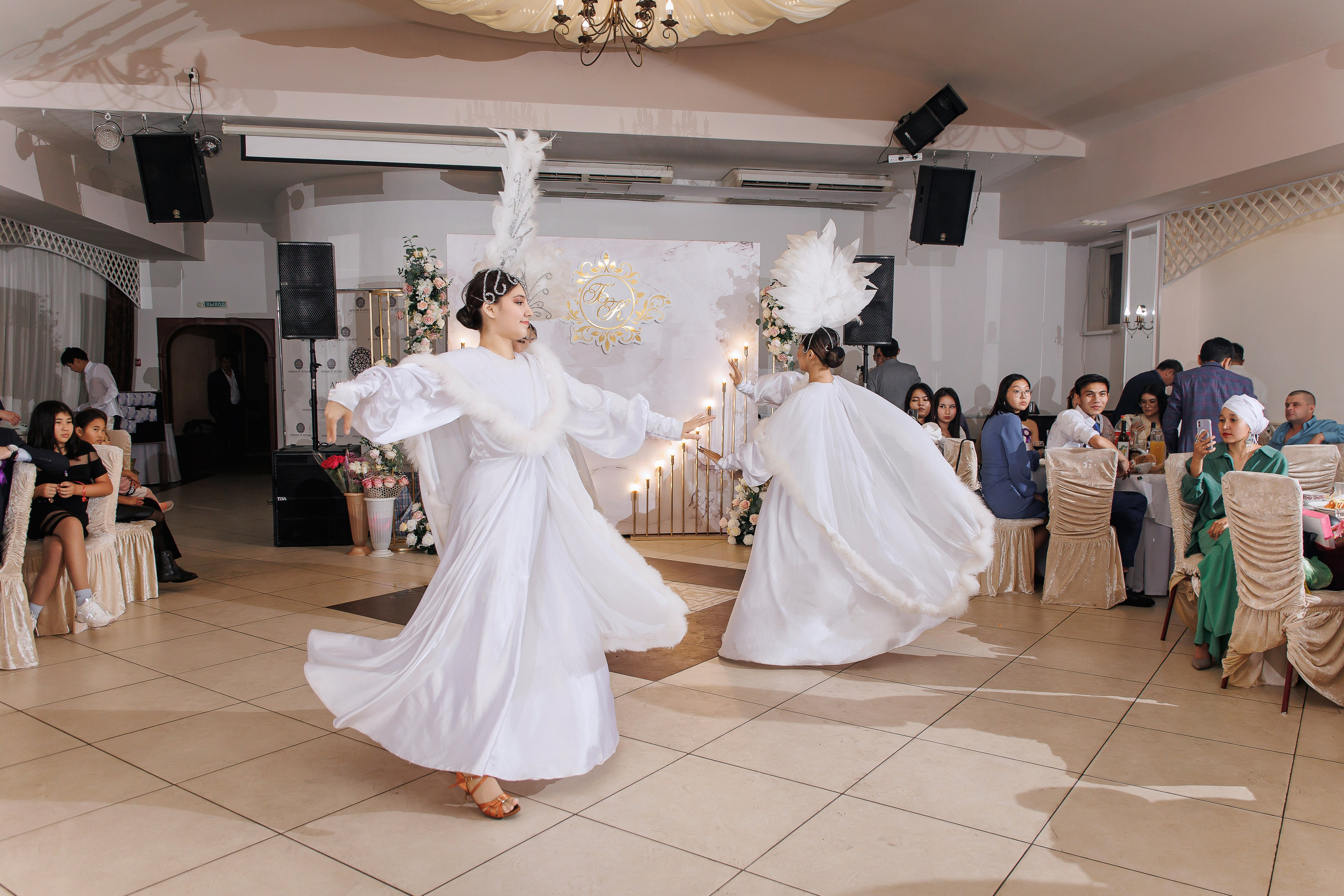 Karina & Bagdat. Anne Miller | Photographer