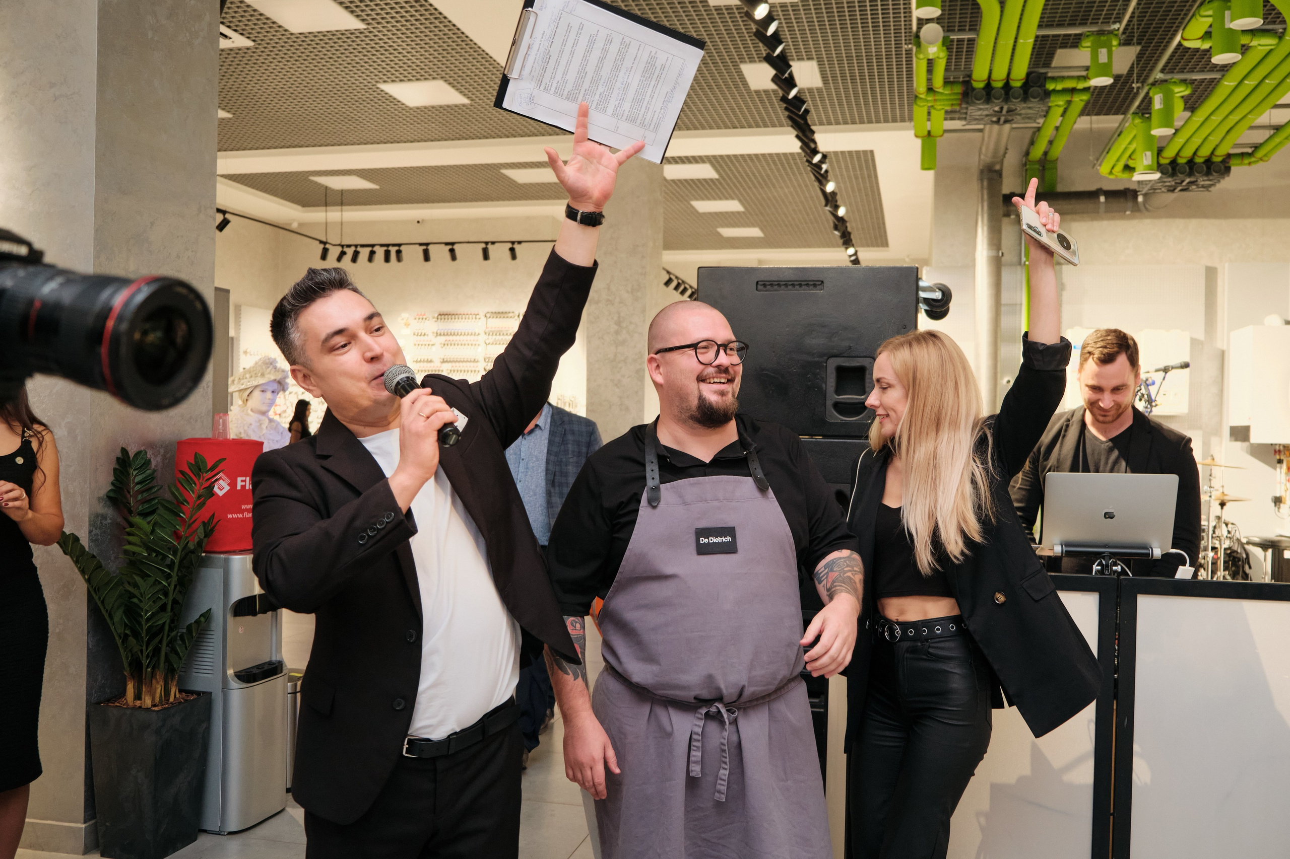 Открытие салона 100 градусов. Антон Ив