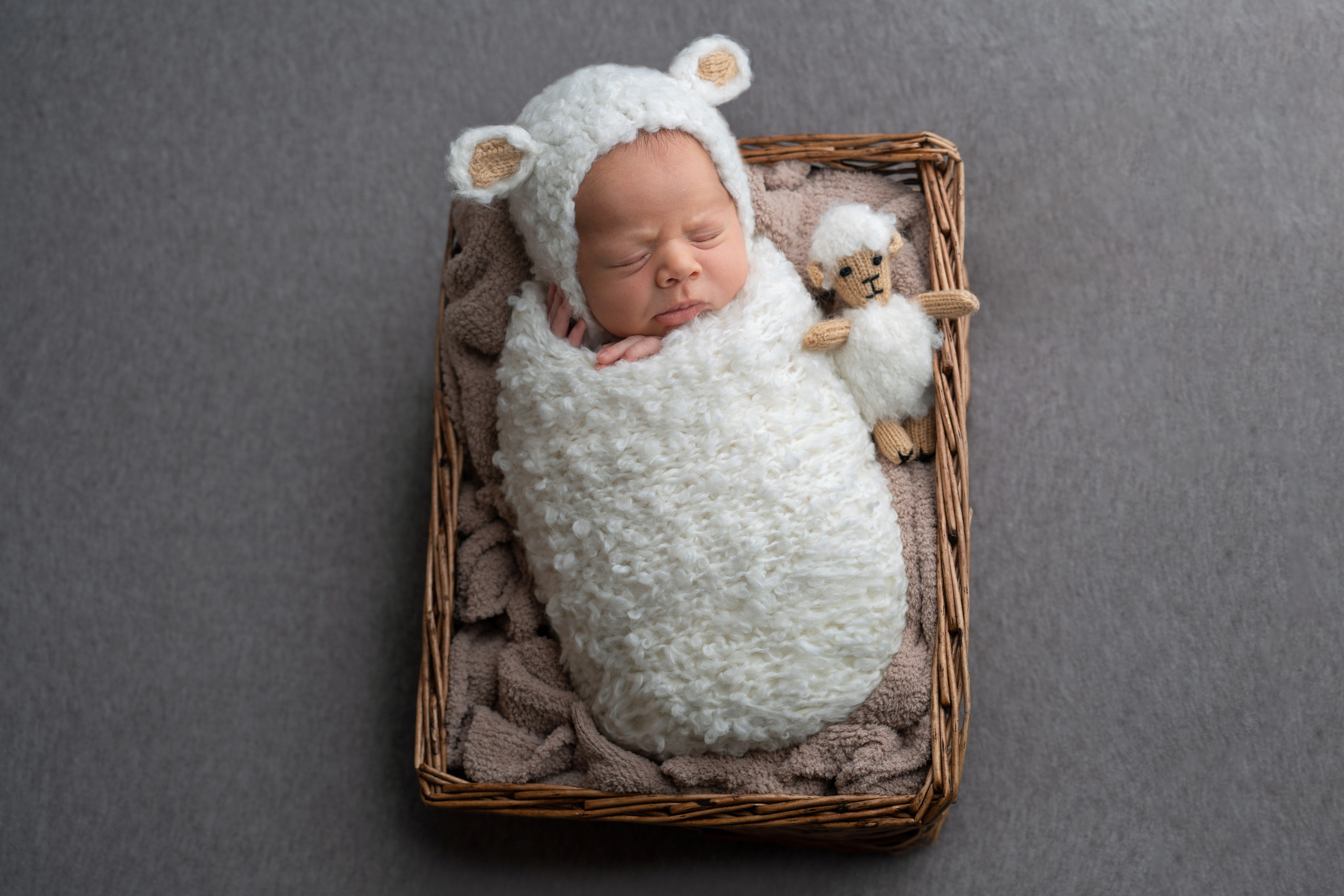 Ньюборн. Фотограф новорожденных Оренбург и свадебный фотограф Оренбург