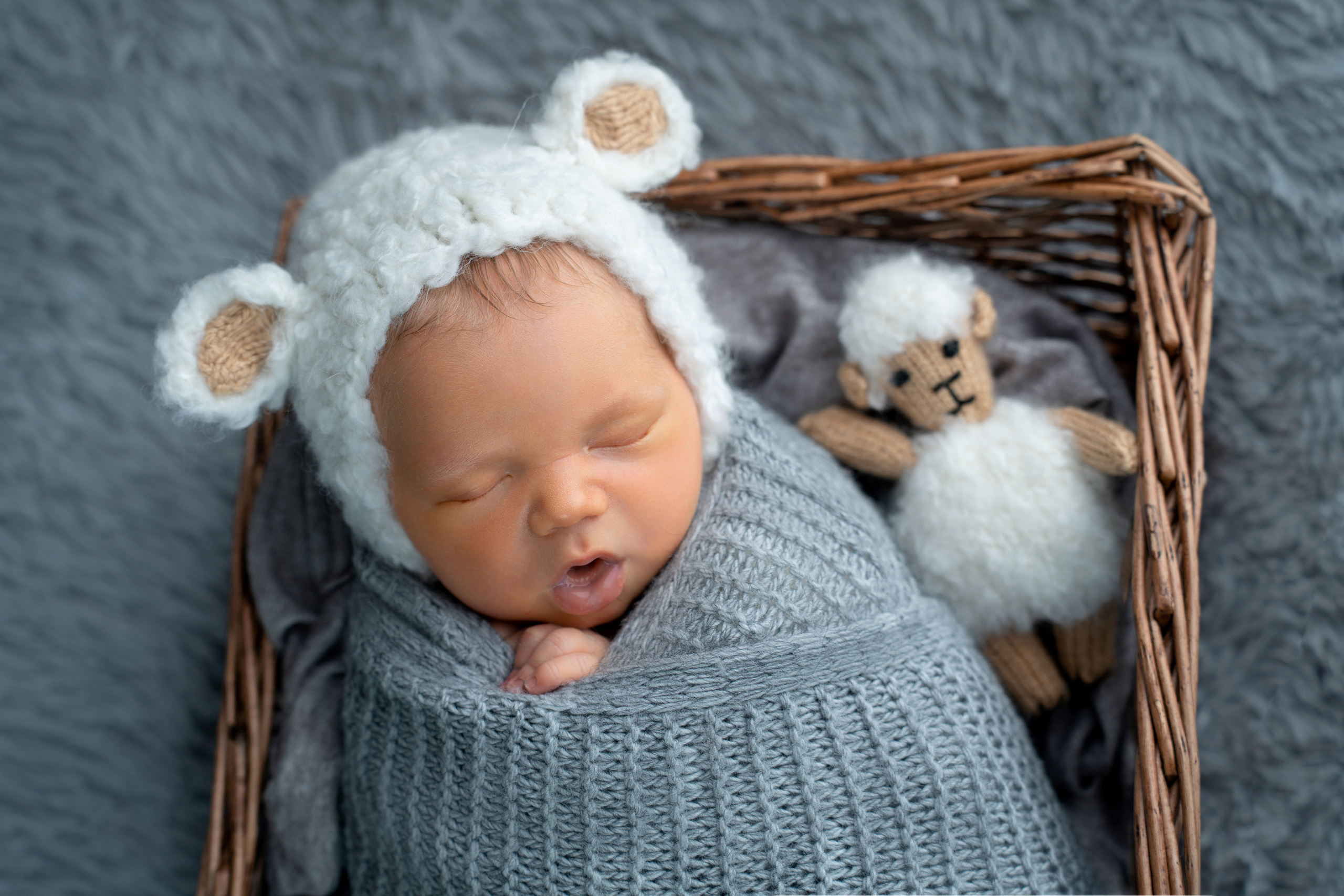 Ньюборн. Фотограф новорожденных Оренбург и свадебный фотограф Оренбург