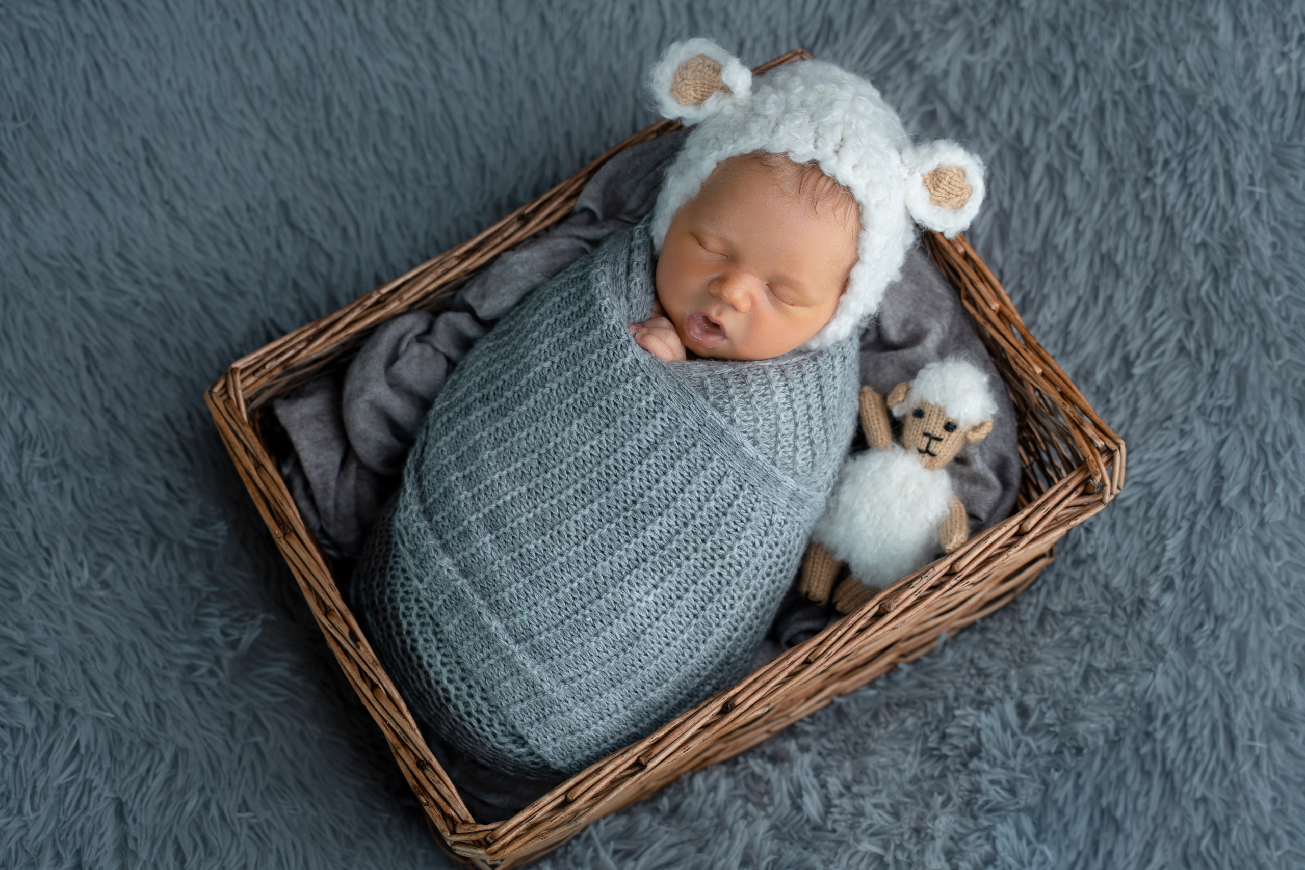 Ньюборн. Фотограф новорожденных Оренбург и свадебный фотограф Оренбург