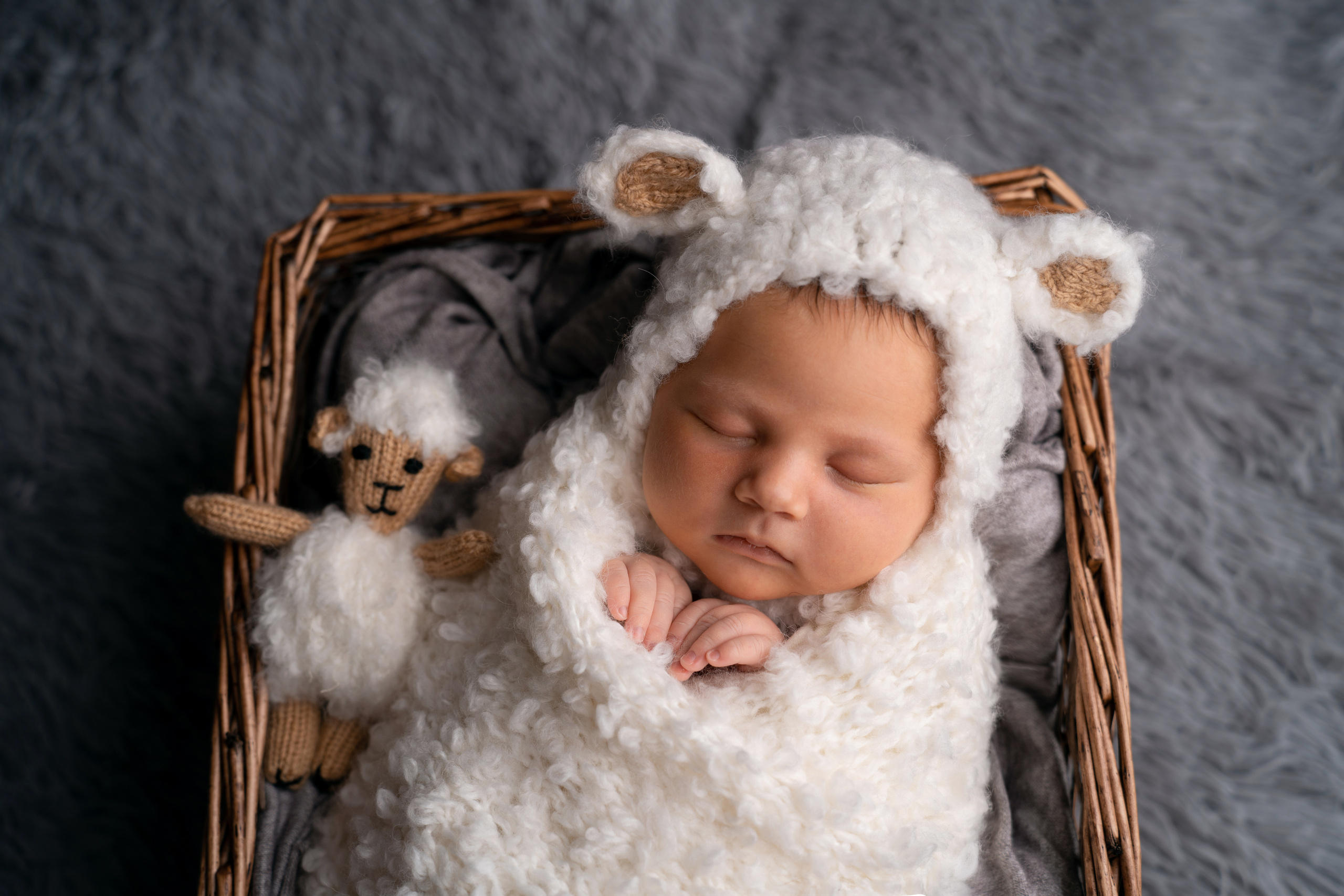 Ньюборн. Фотограф новорожденных Оренбург и свадебный фотограф Оренбург