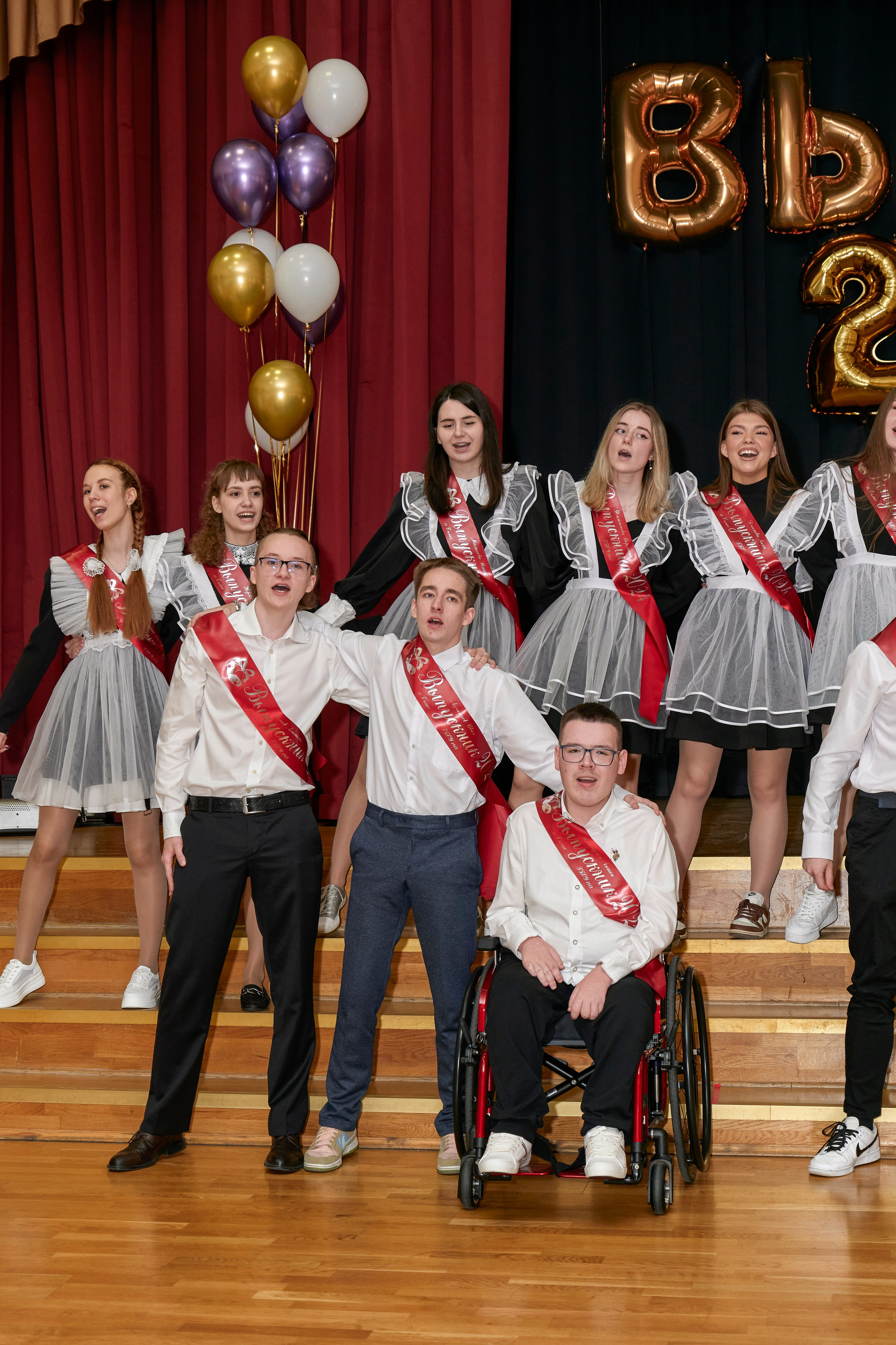Последний звонок школа 1413. Детский и семейный фотограф г. Москва Оксана Катаджи