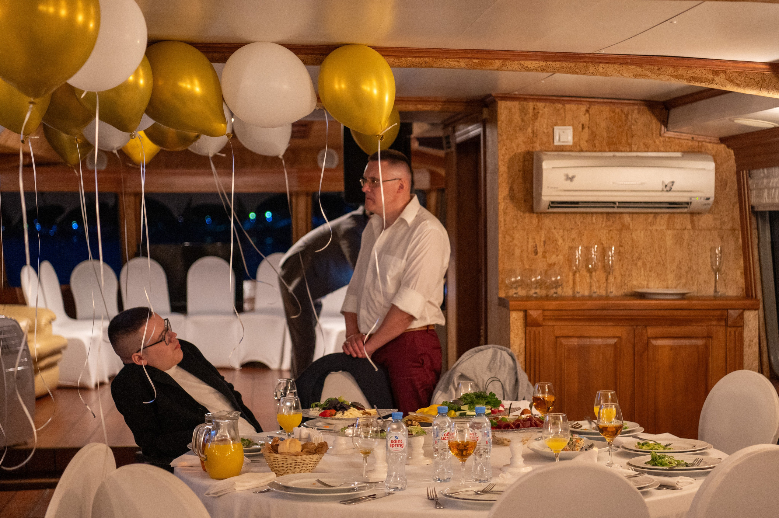 Выпускной вечер 11 класс на теплоходе. Детский и семейный фотограф г. Москва Оксана Катаджи