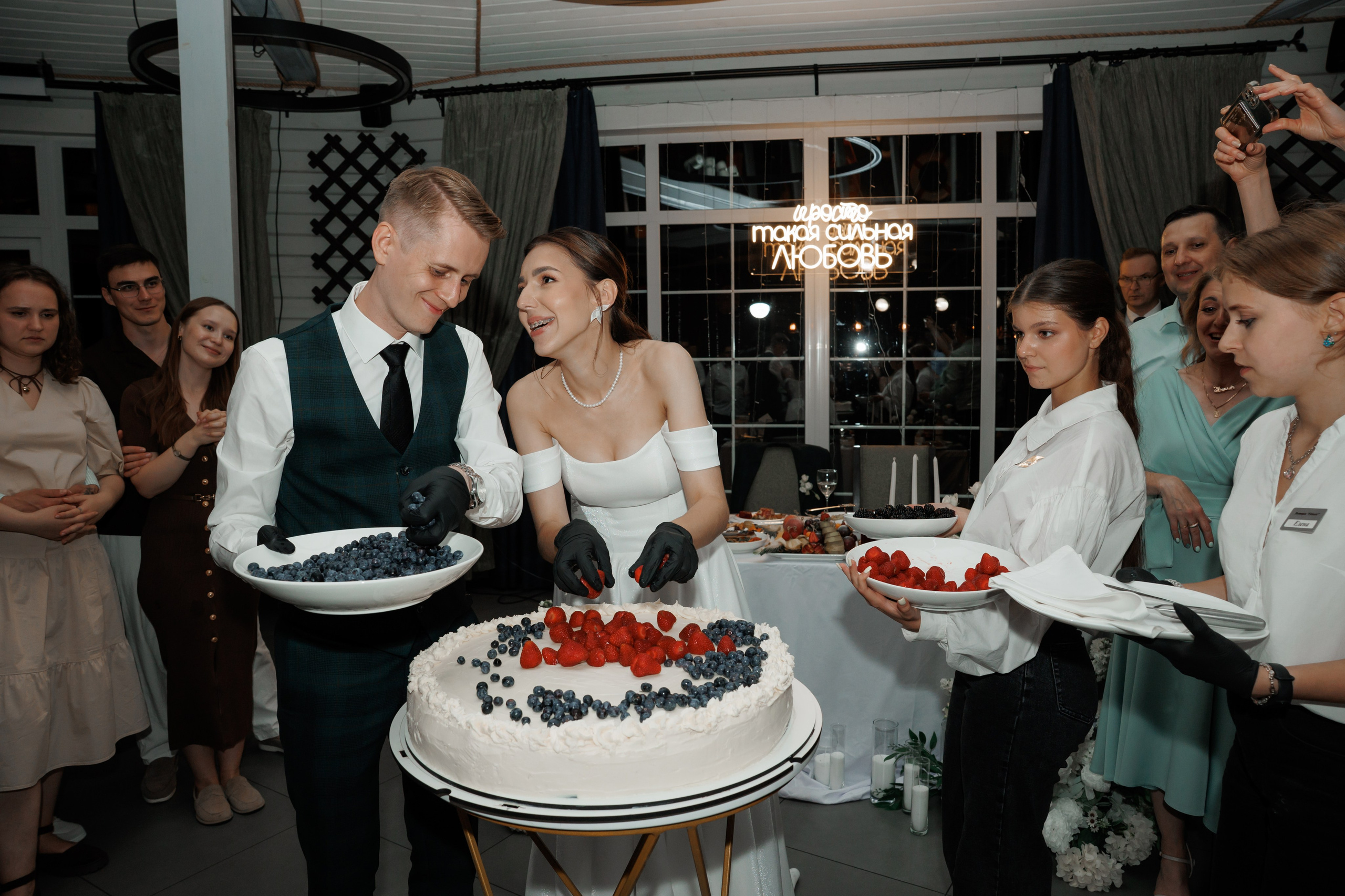 Регистрация в отеле Fish Point, ЗАГС Бутово, прогулка в Остафьево. Свадебный и репортажный фотограф (Москва, Королев и другие)