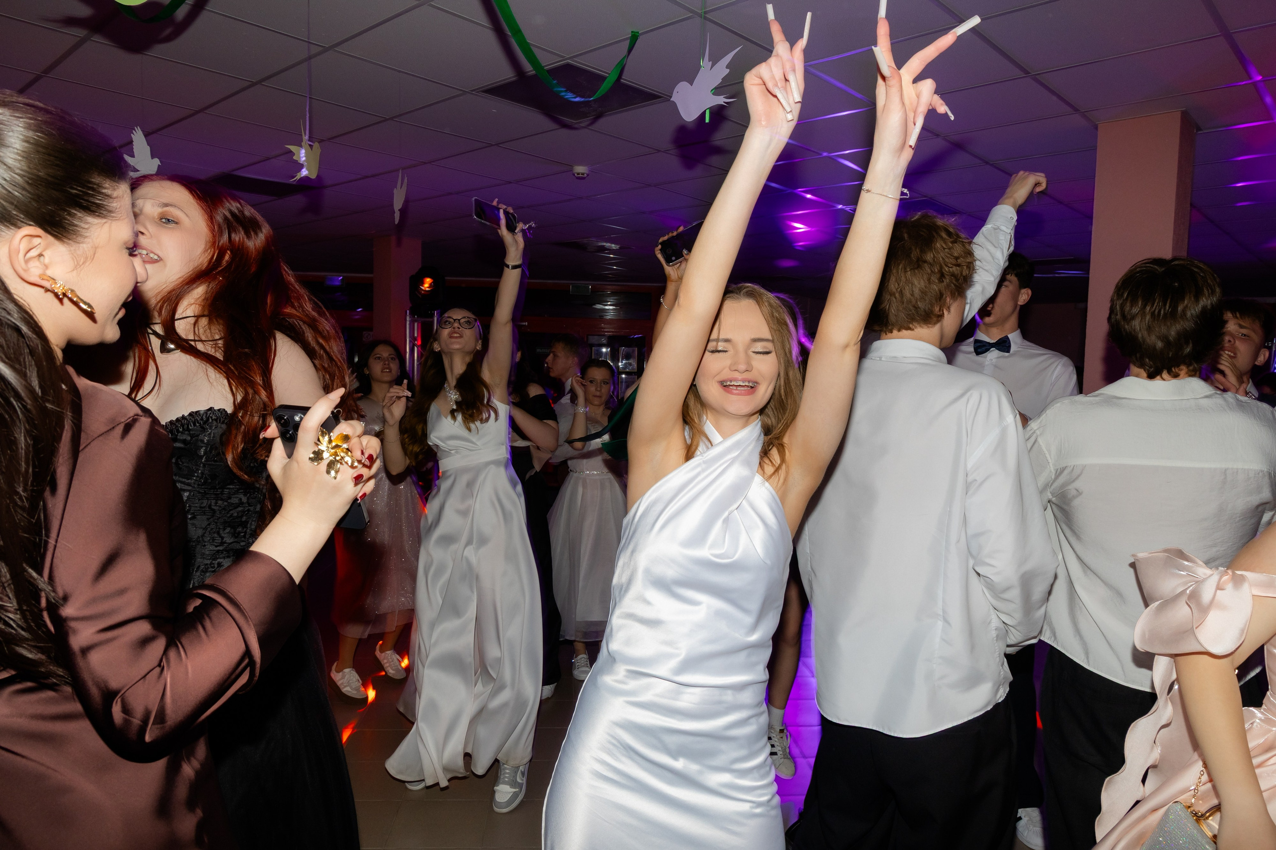 Школьный выпускной 2025 год в Минске, Беларуси. Свадебный фотограф в Минске/Беларуси Сергей Спиридонов