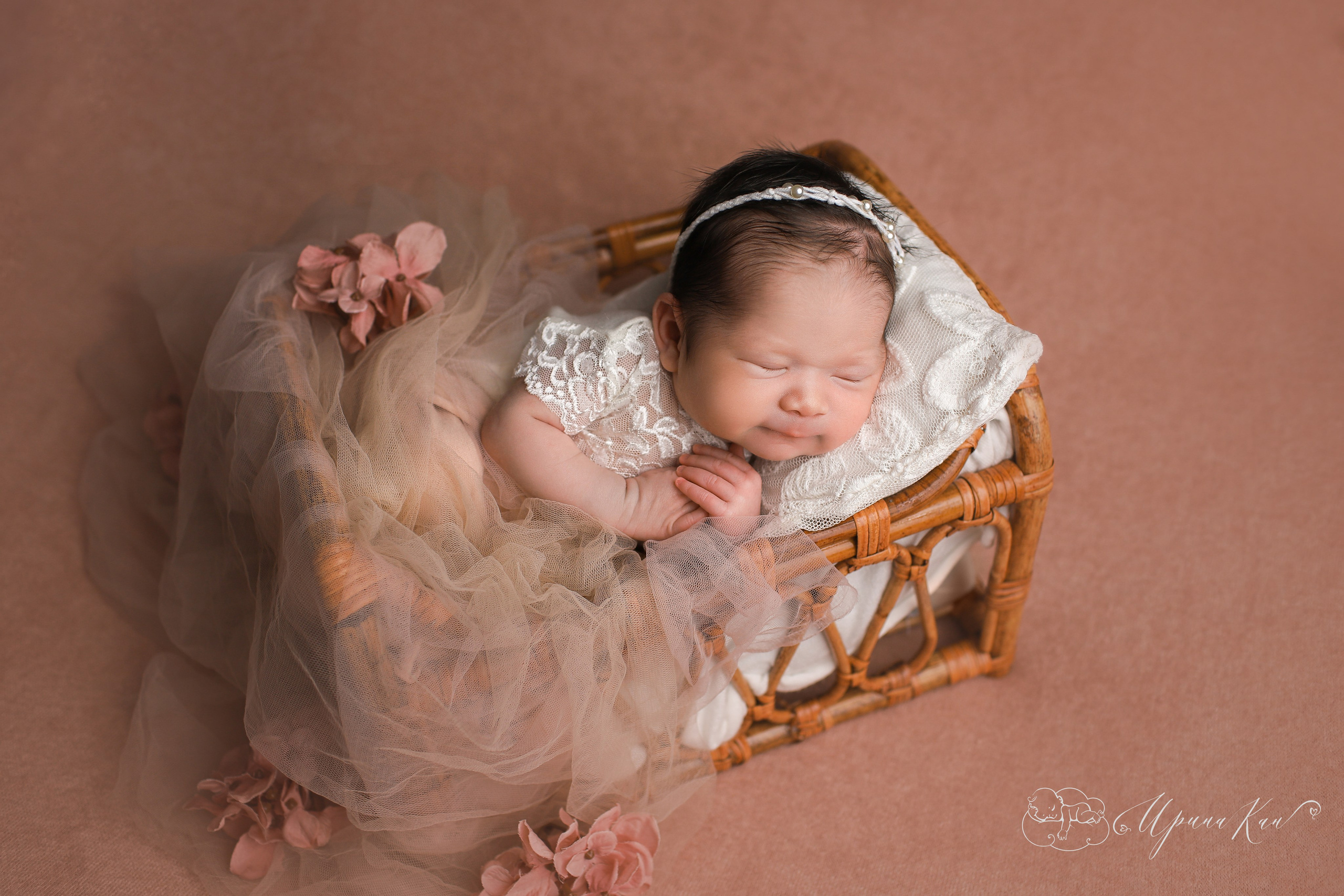 Новорожденная фотосессия для девочек. Ирина Кан Фотограф новорожденных в Екатеринбурге