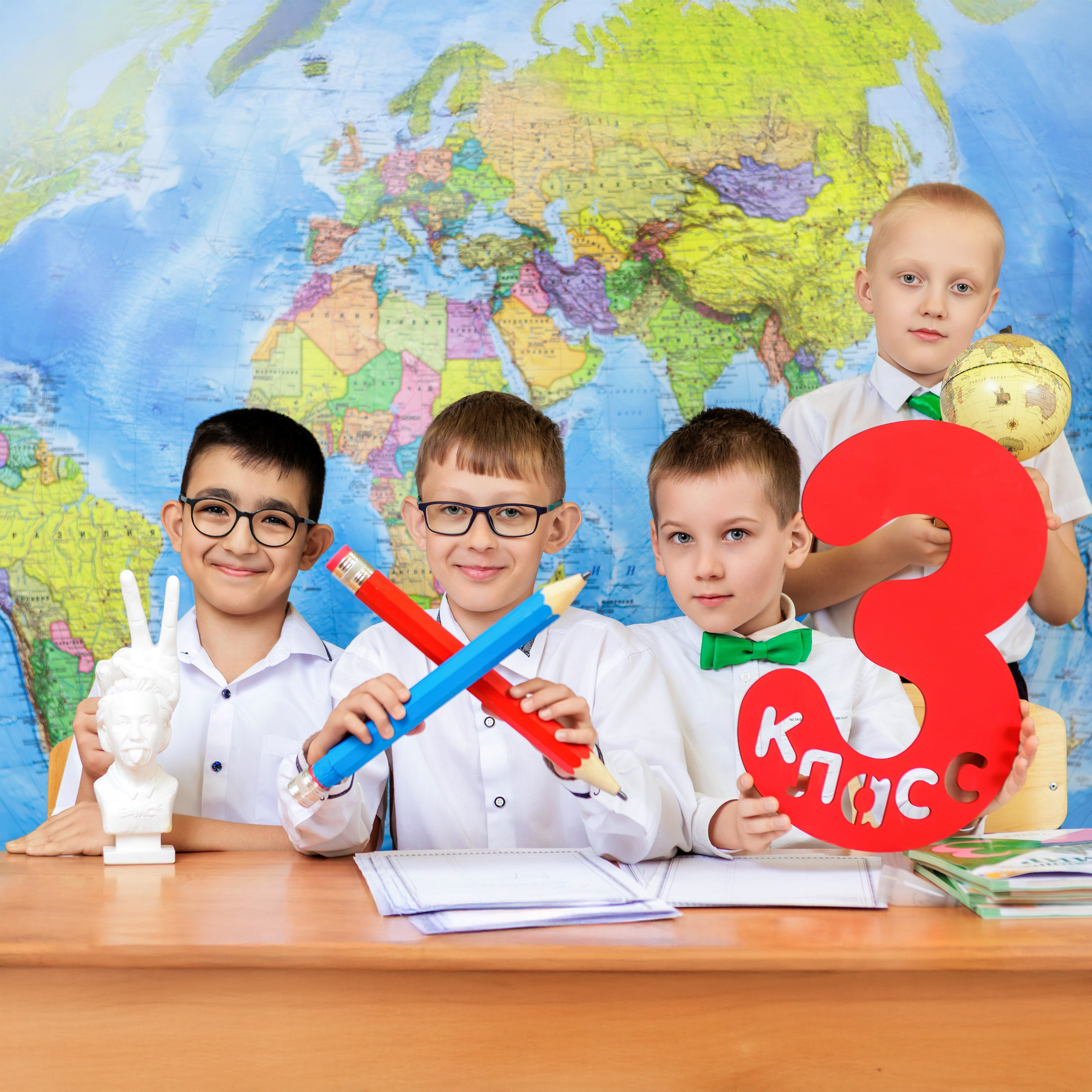 Друзья. Выпускные альбомы и школьный фотограф в Подольске, Троицке, Щербинке, Москве и Московской области