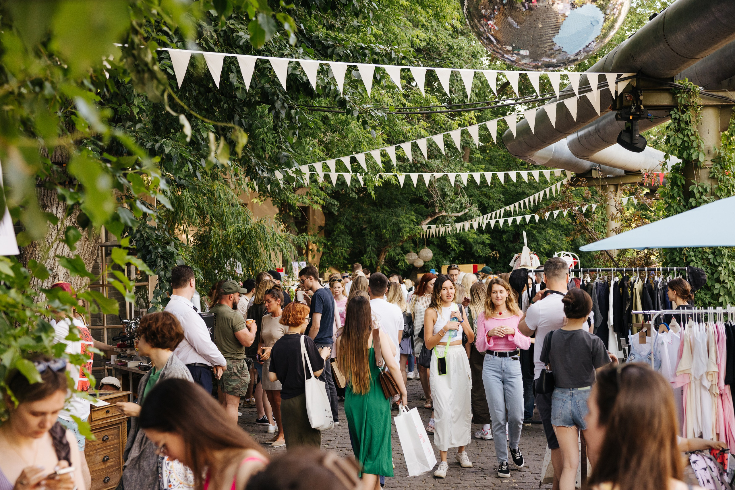 17–18 июня 2023 в пространстве YAUZA / День 2. Фотоотчеты «Ламбада-маркета»