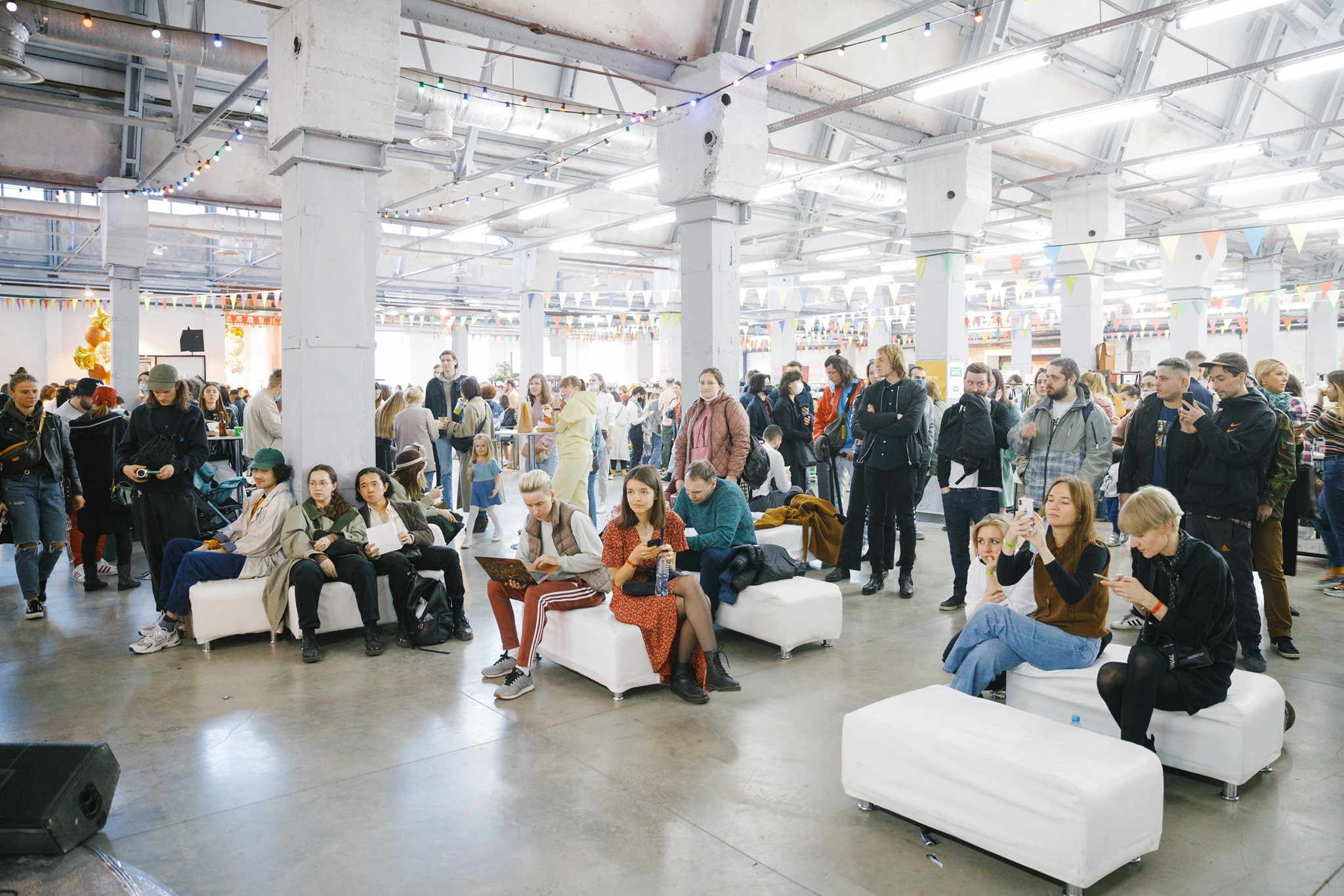 10–11 апреля 2021 на Трёхгорной мануфактуре / фото Иван Гущин. Фотоотчеты «Ламбада-маркета»