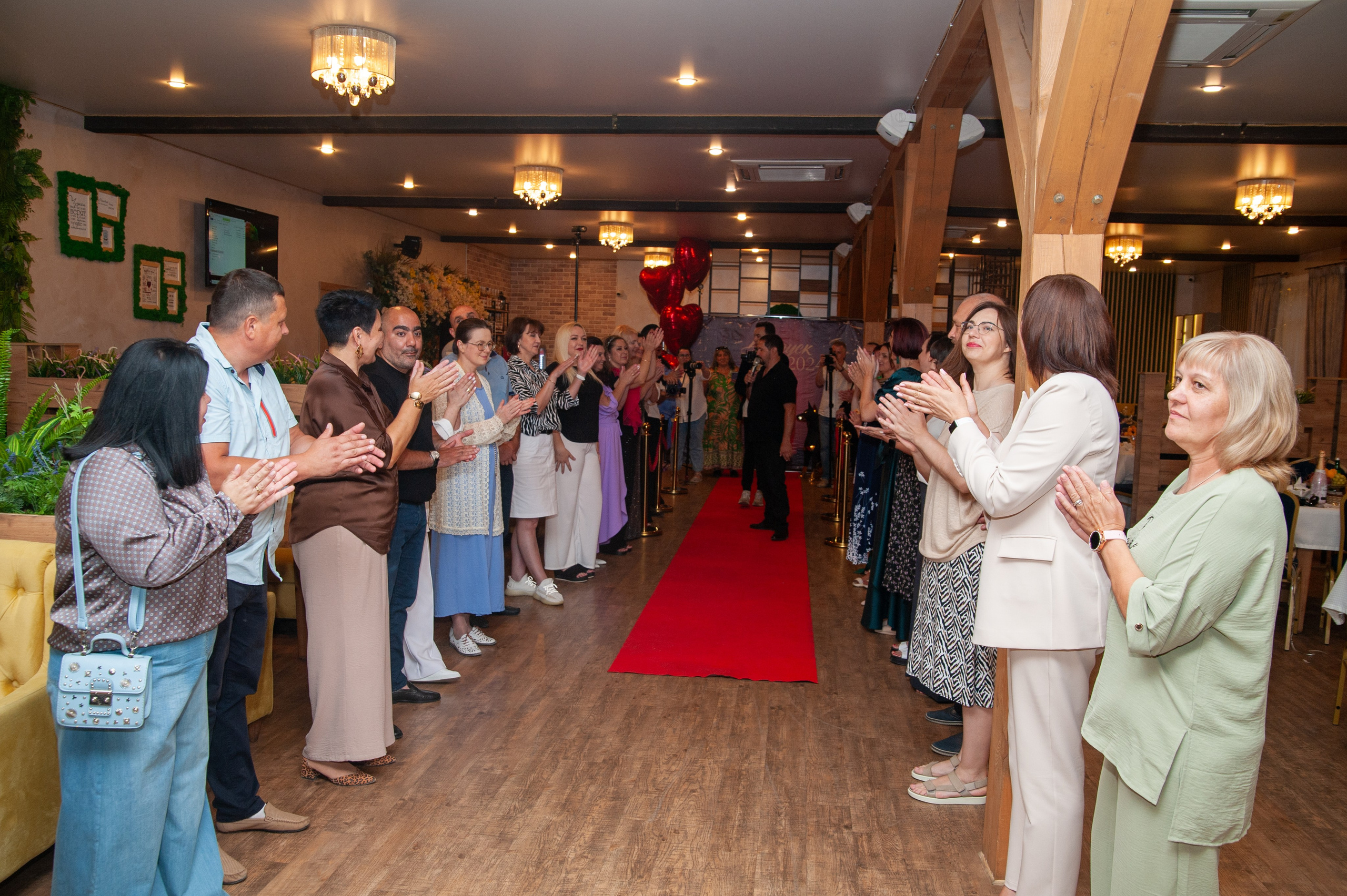 Выпускной МАОУ СОШ № 17 им. Эдуарда Есаяна. Свадебный и семейный фотограф Денис Лукьянов в Краснодаре, Краснодарском крае и Республике Крым