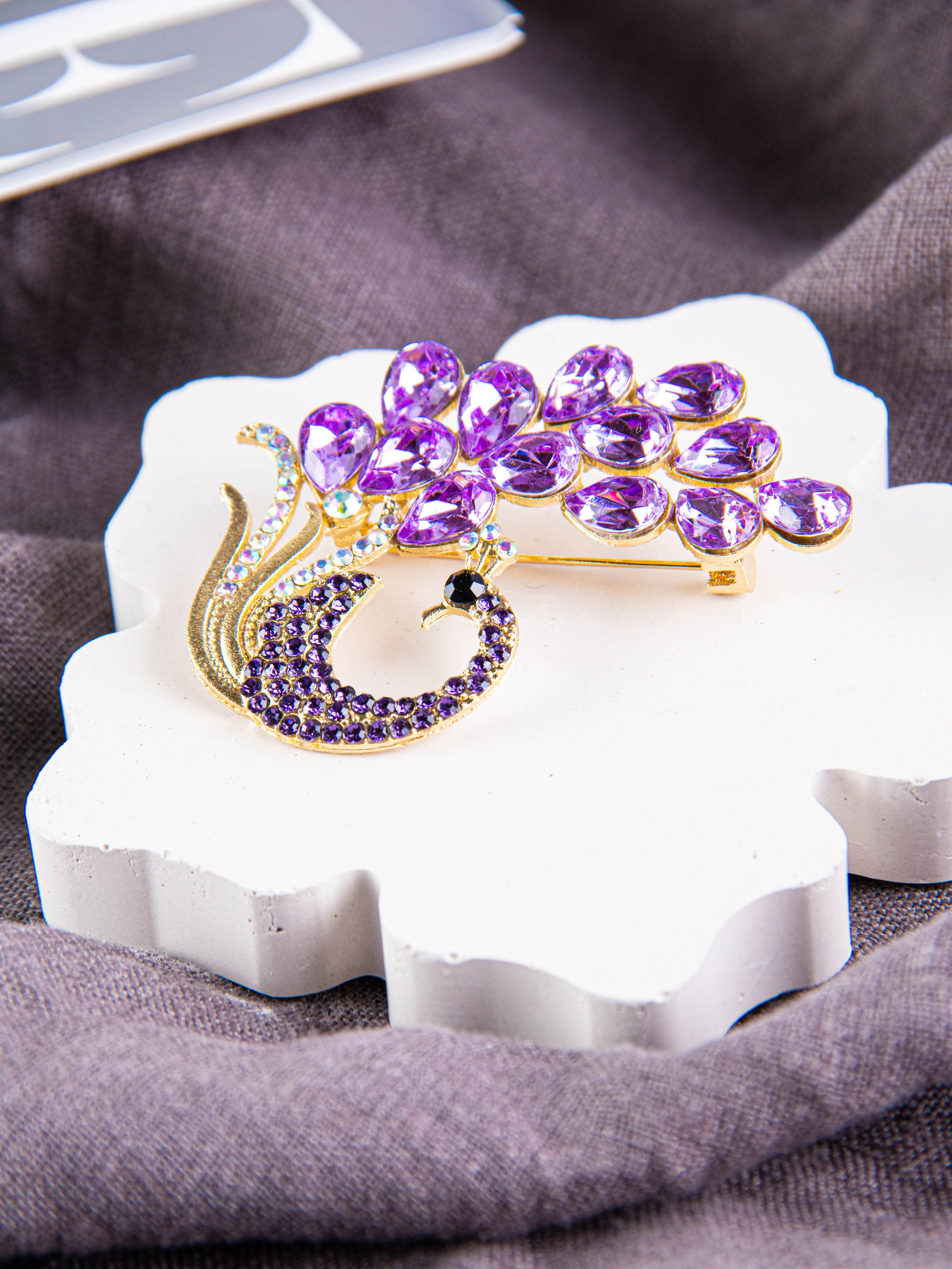 Брошь. «Матрица»