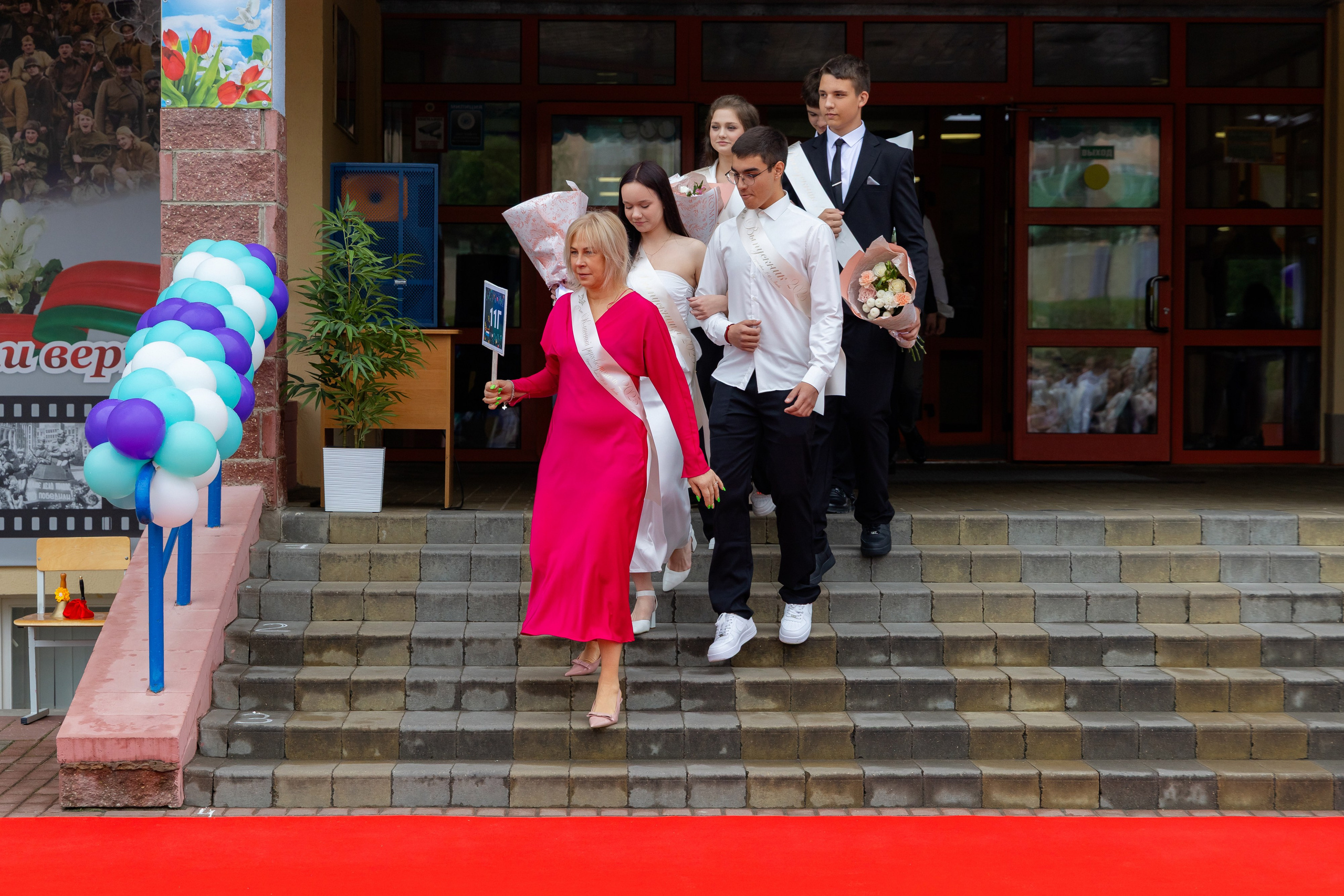 Последний звонок 2025 в Минске. Свадебный фотограф в Минске/Беларуси Сергей Спиридонов