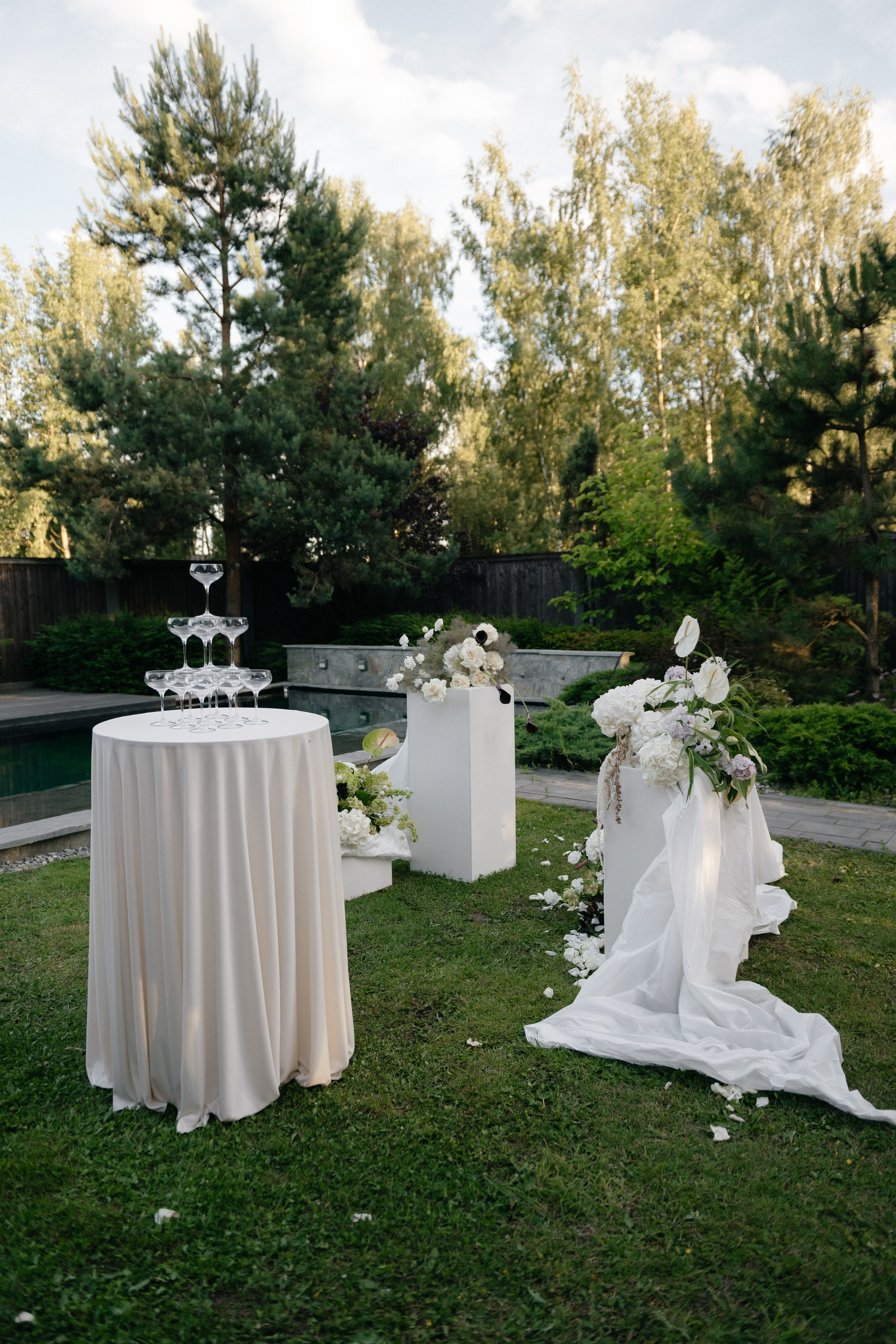 Wedding day in DELICE CHALET. Wedding PHOTOGRAPHER Andrew Vnukov