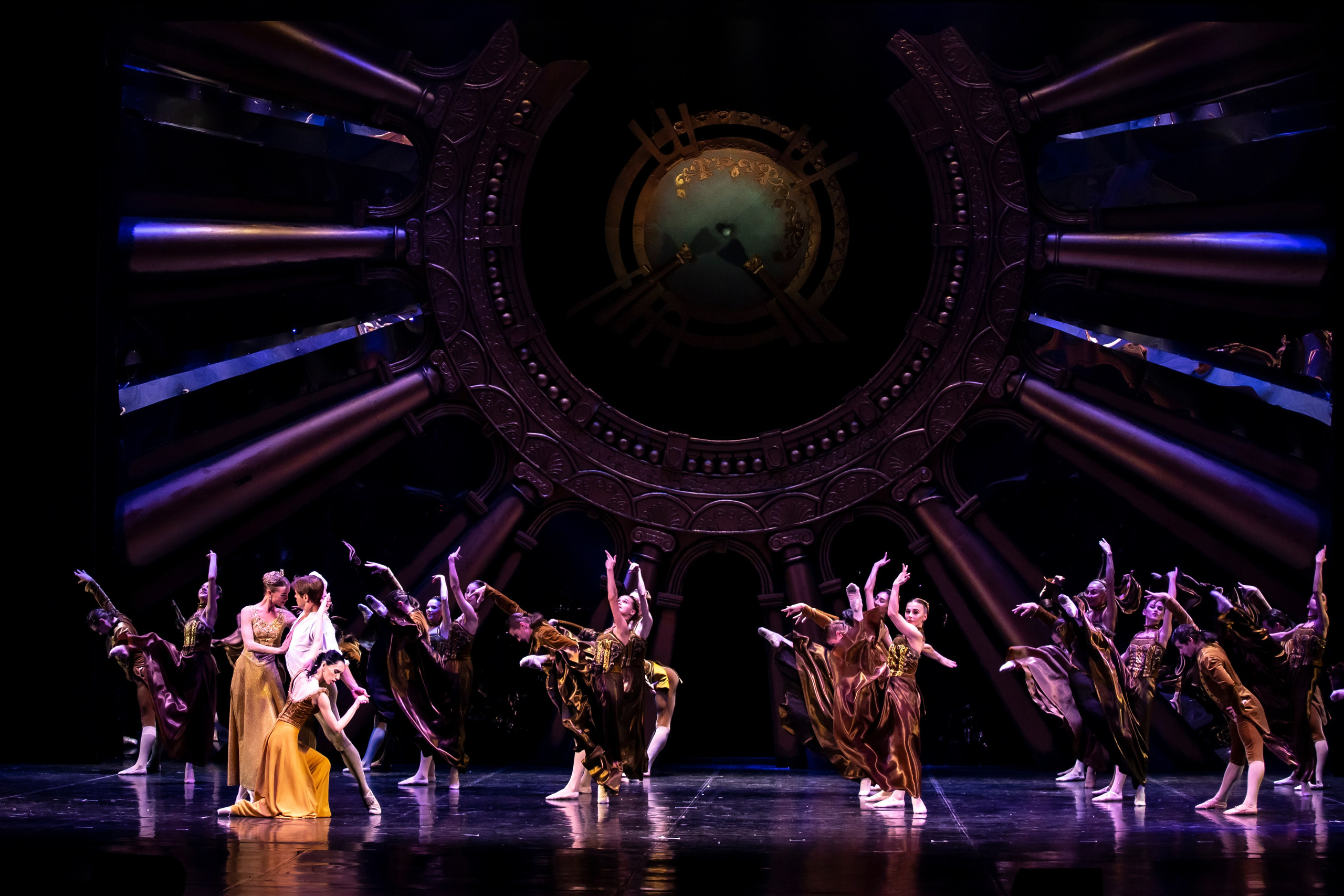 Русский Гамлет спектакль премьера Марийского театра оперы и балета в Зимнем театре г. Сочи. Фотограф в Сочи Юрий Шептаев