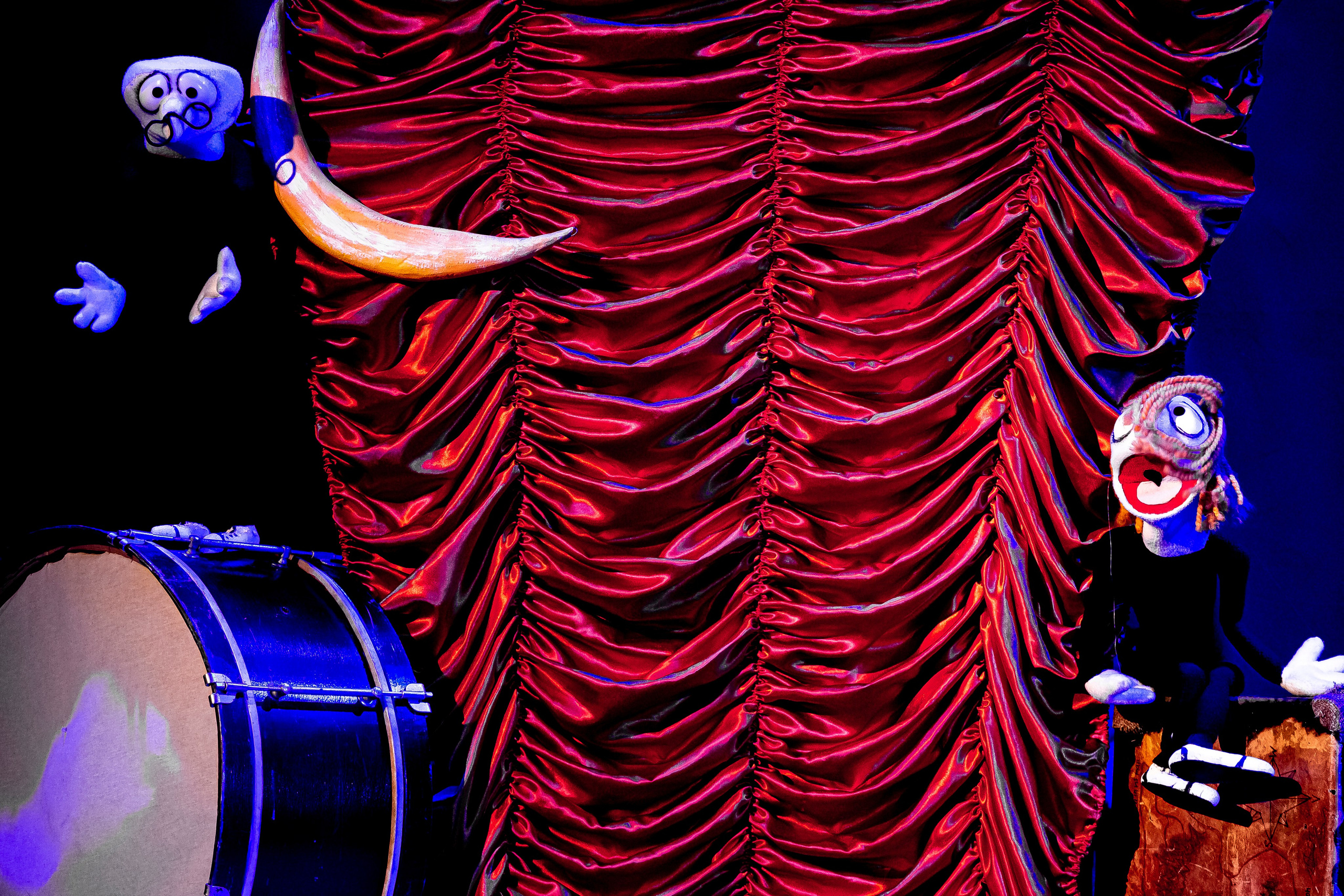 Цирк из Саквояжа спектакль театра САКВОЯЖ. Фотограф в Сочи Юрий Шептаев