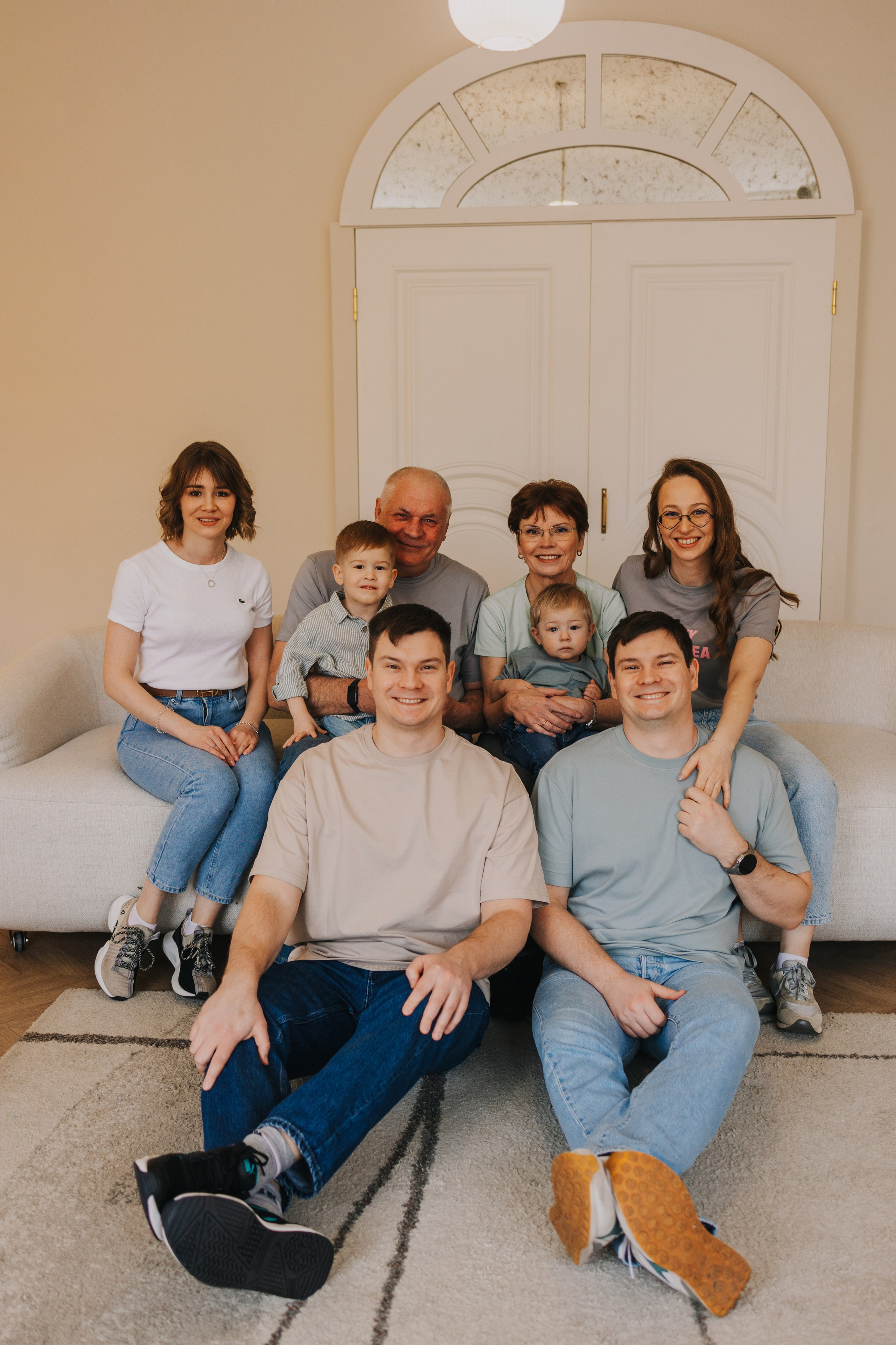 Большая семья. Домашняя фотосессия