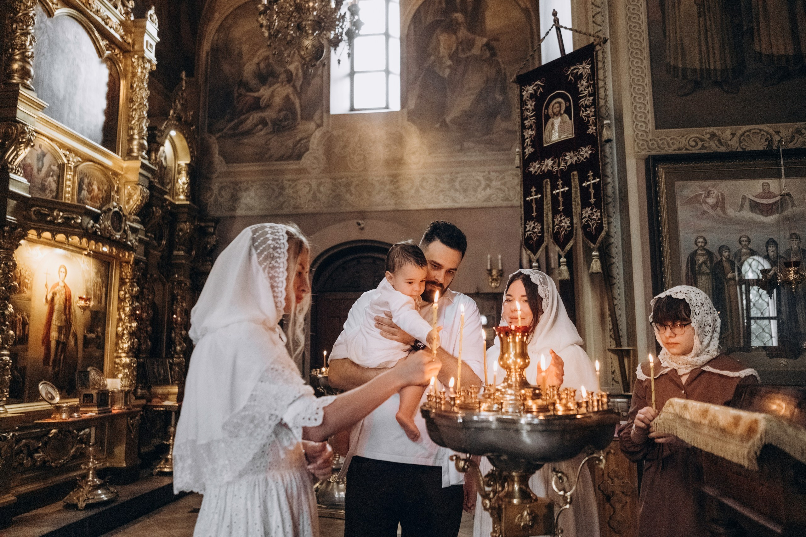 Крещение в храме Уара Мученика. Фотограф Светлана Мерзлякова
