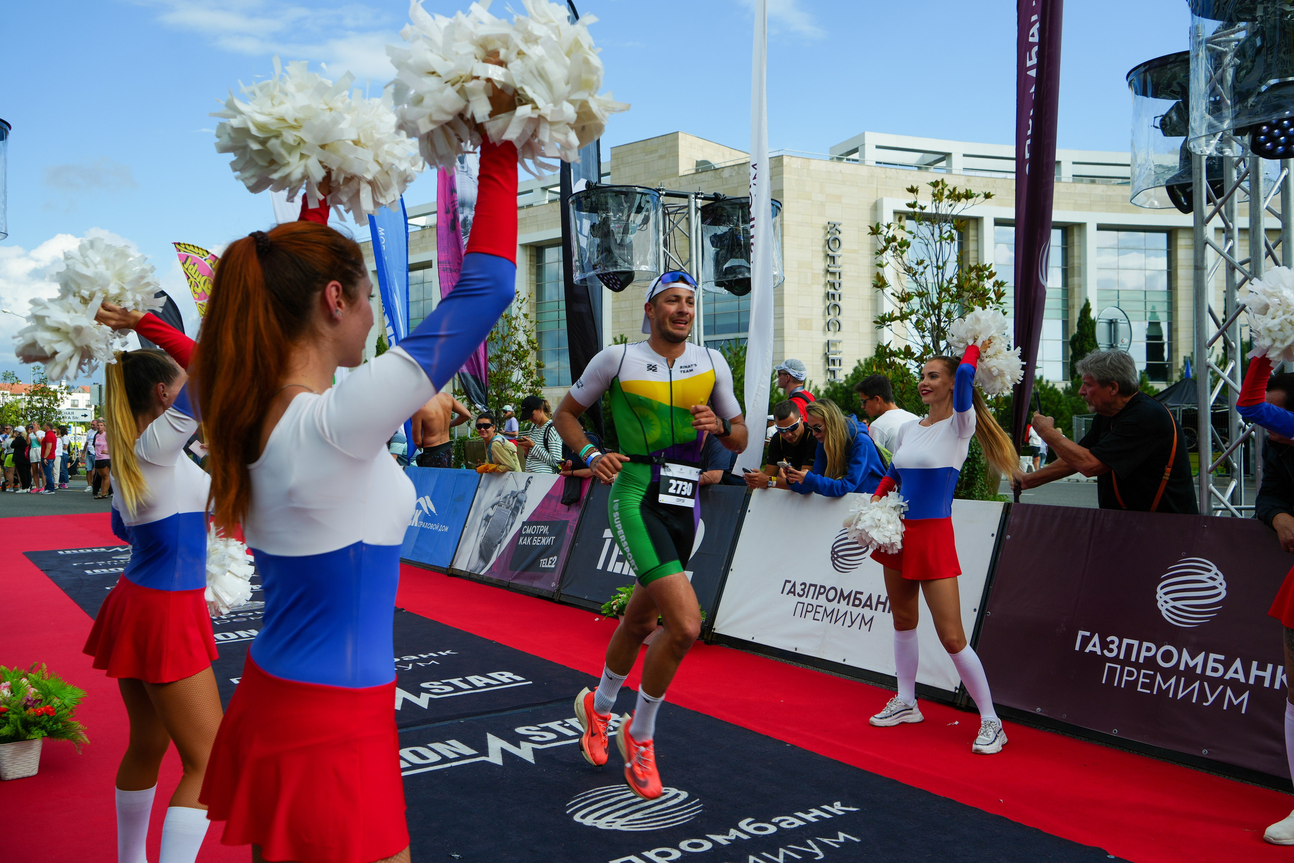 Фотоотчет партнерской интеграции для компании TELE2 на фестивале Ironstar. Репортажный фотограф в Красной Поляне и Сочи Павлюченко Екатерина