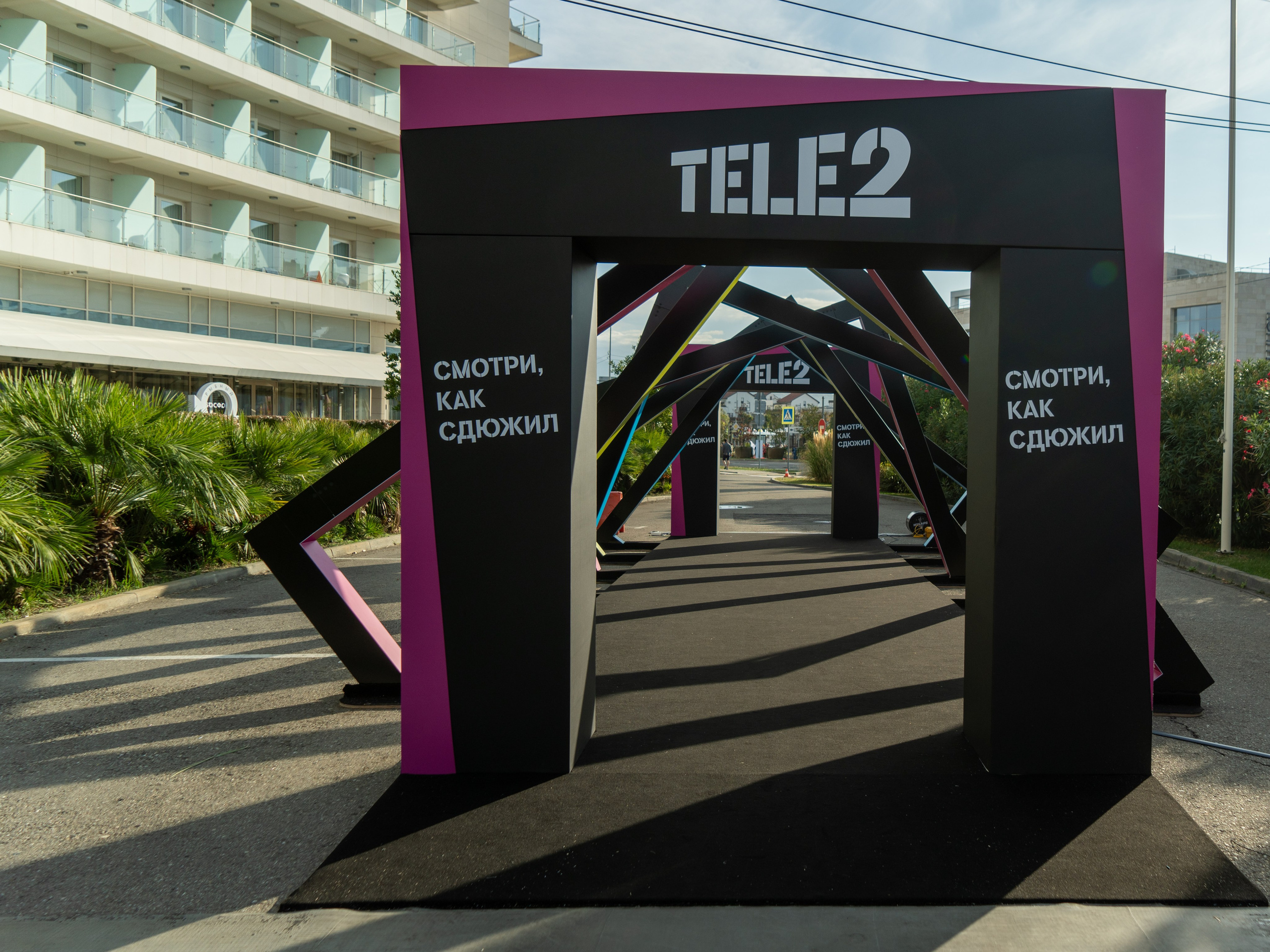 Фотоотчет партнерской интеграции для компании TELE2 на фестивале Ironstar. Репортажный фотограф в Красной Поляне и Сочи Павлюченко Екатерина