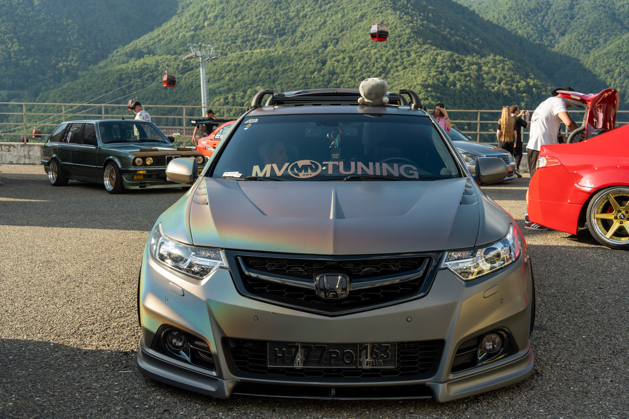 Фотоотчет партнеской интеграции для сети «Пятерочка» на фестивале «Grounded». Репортажный фотограф в Красной Поляне и Сочи Павлюченко Екатерина