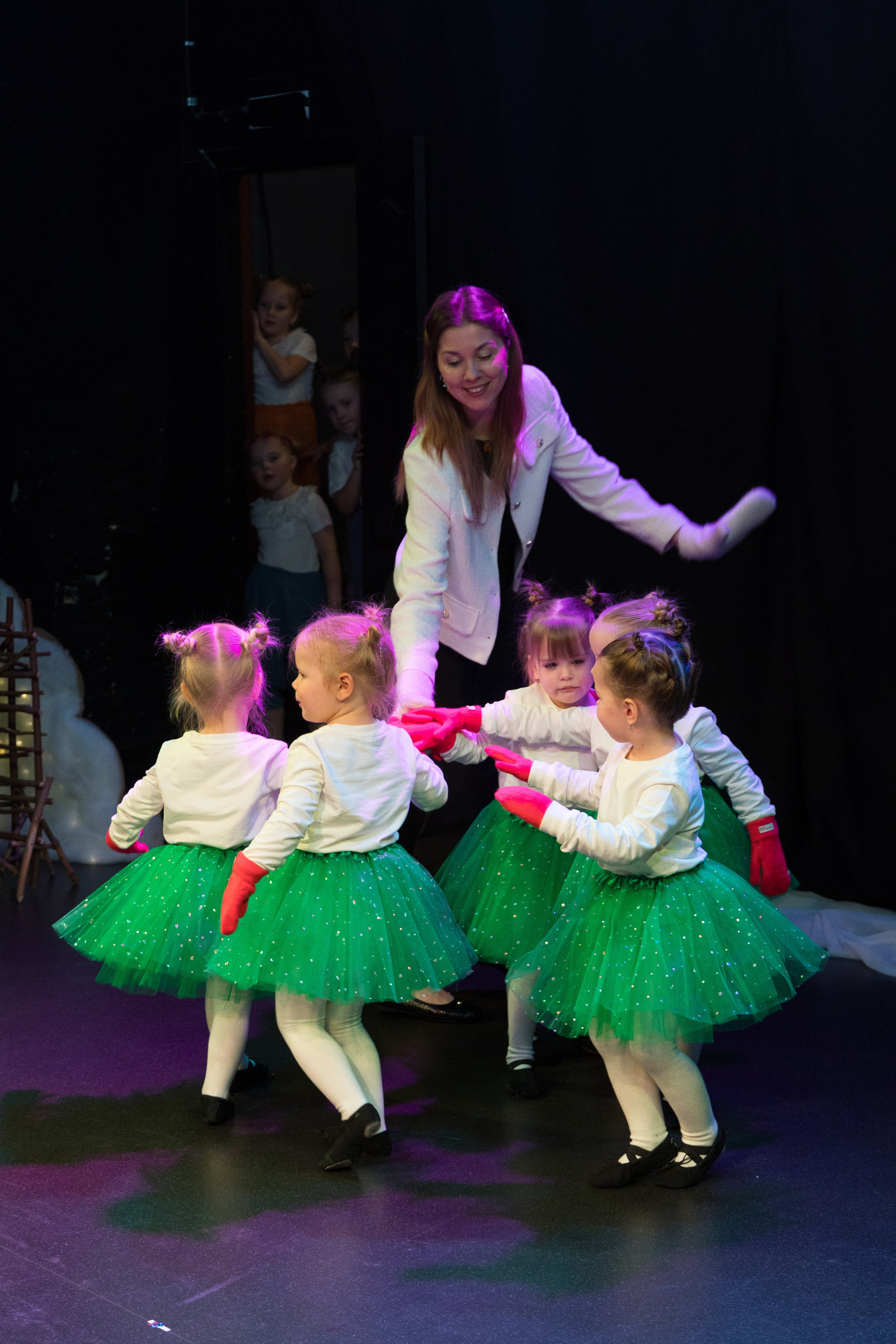 Отчетный танцевальный концерт детей 2-7 лет. Детский и контент фотограф Надя Волкова Санкт-Петербург