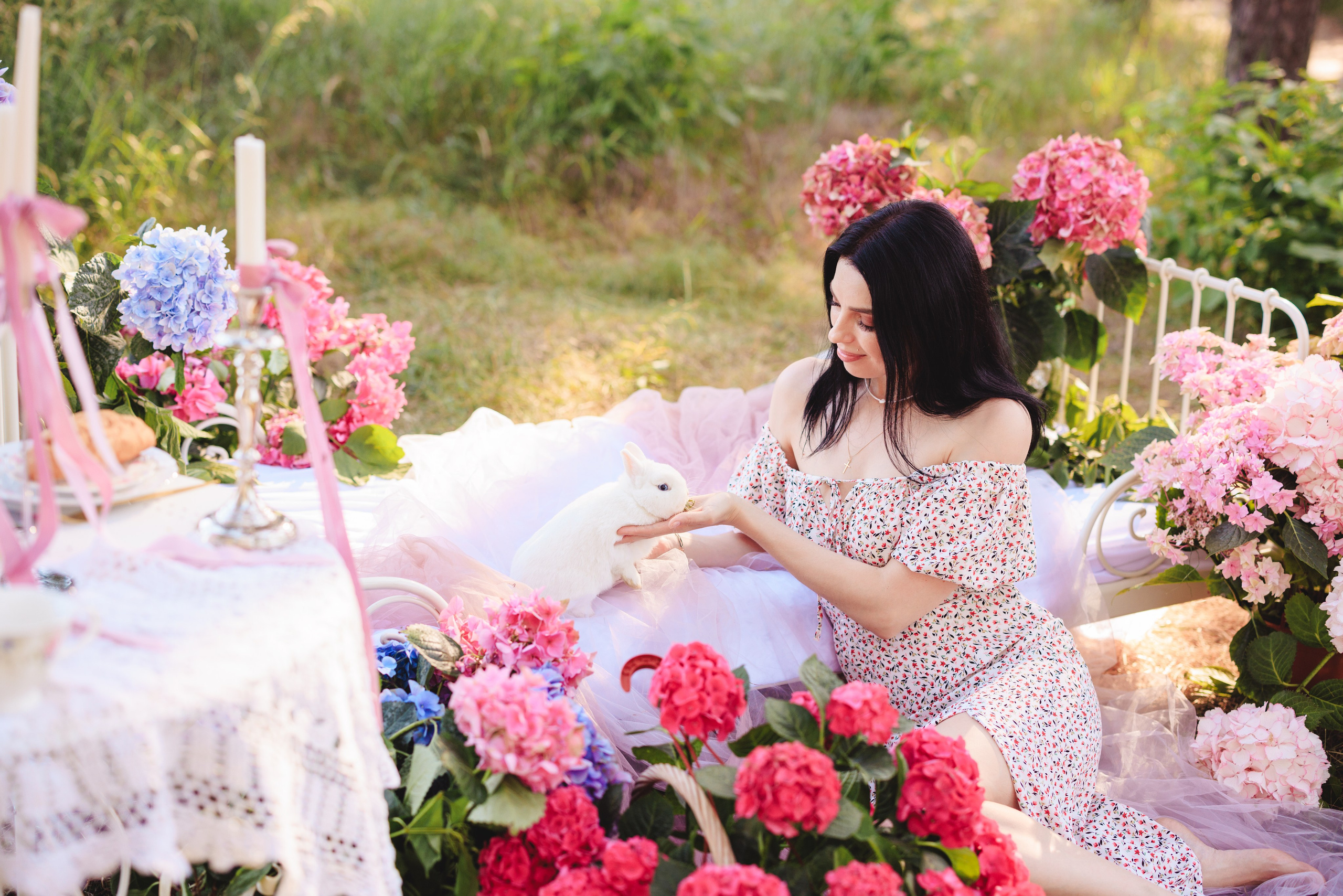Цветочная кровать с кроликами. Семейный и детский фотограф в Краснодаре Анна Трашкова