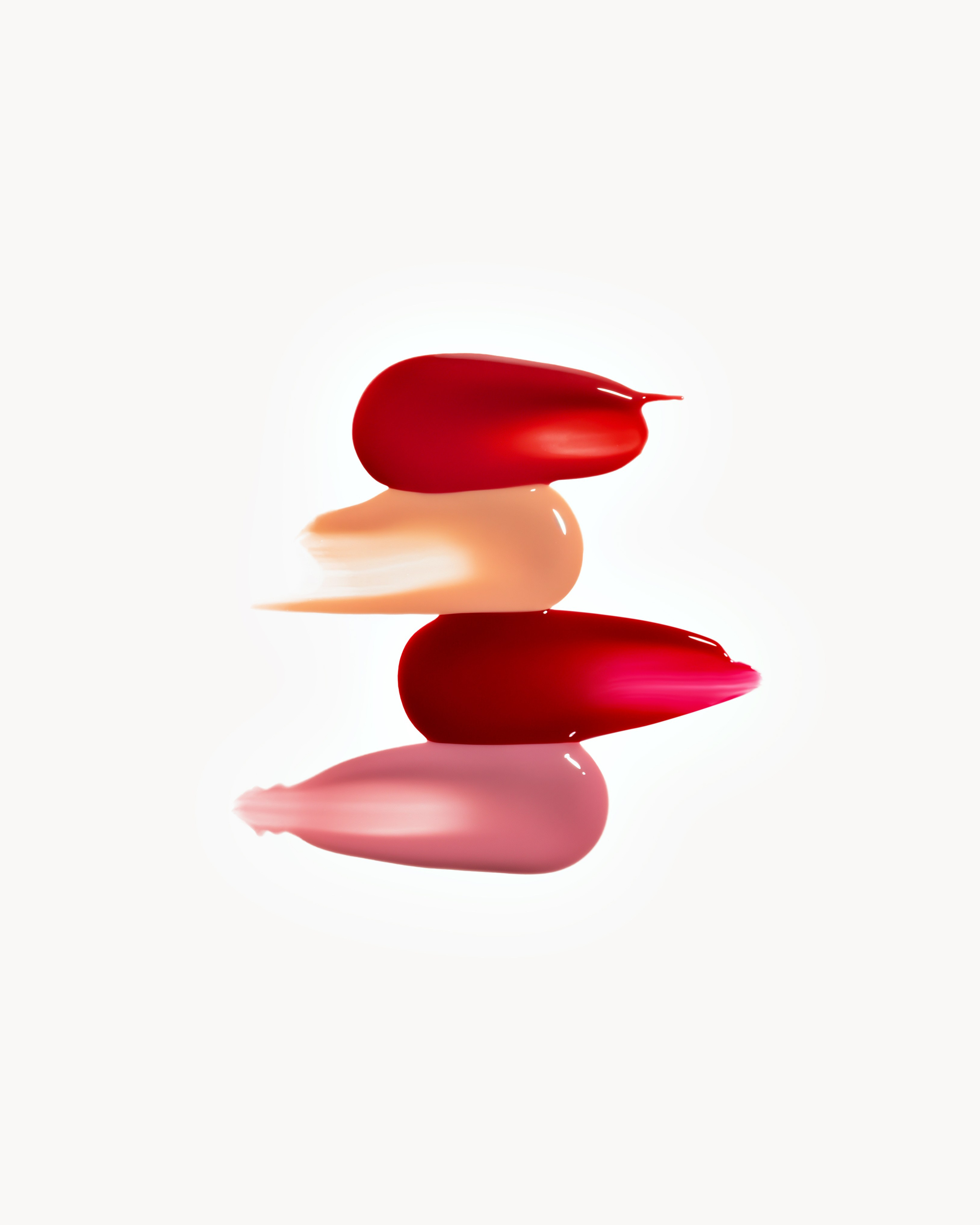 Lip gloss. Retouching, photo editing, portfolio retoucher