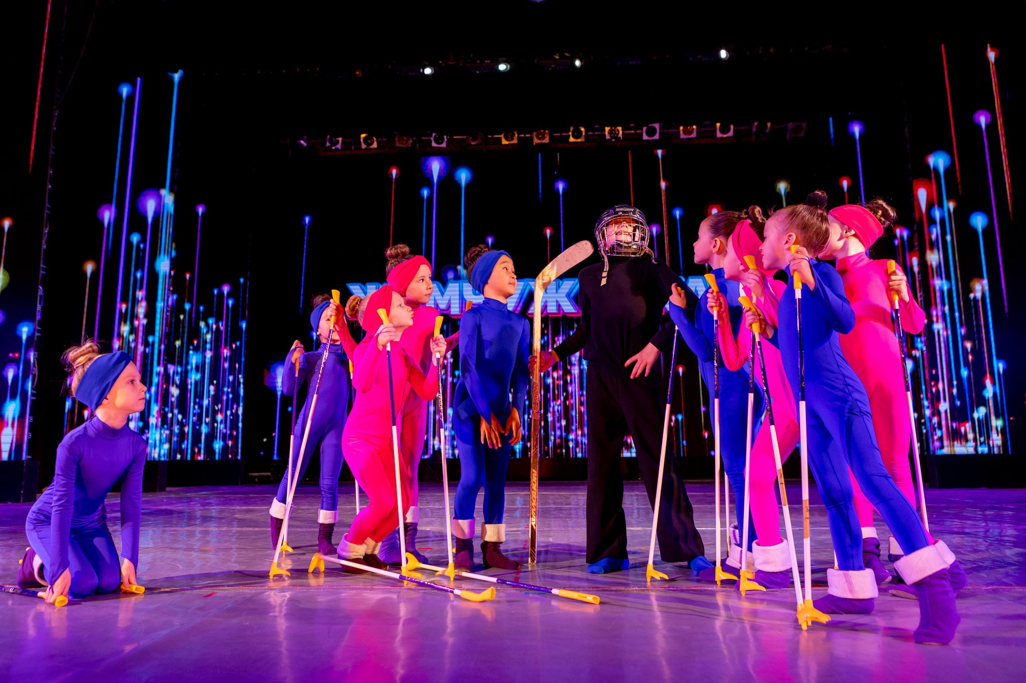 Отчетный концерт Заслуженного коллектива РФ «Жемчужинка» в Оренбурге, ДК «Россия», 2025 г. Фотограф в Оренбурге. Профессиональный фотограф