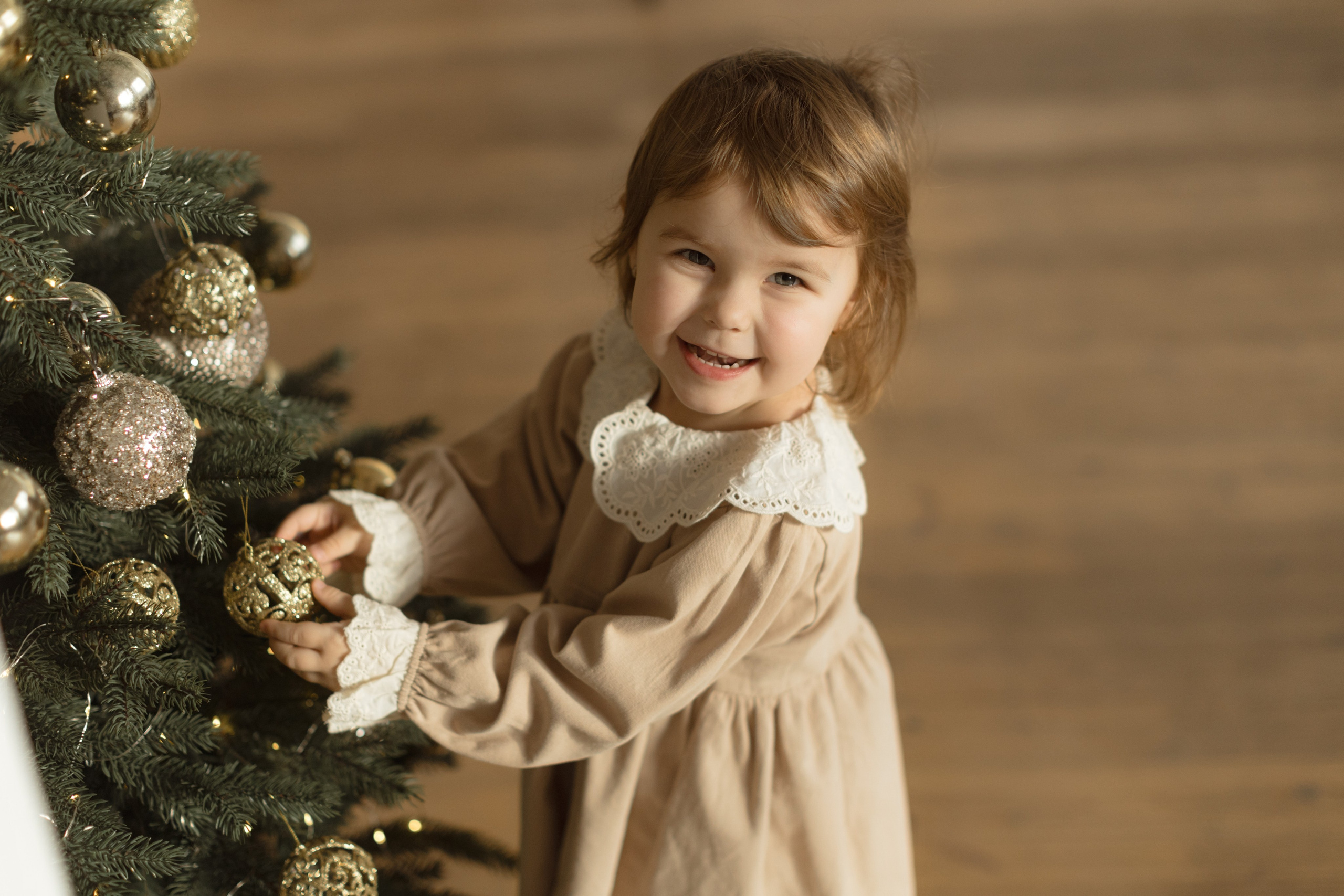 Новогодняя съемка в Мун (зал Семейный). Фотограф беременности и новорожденных в Красноярске Вета Ланская