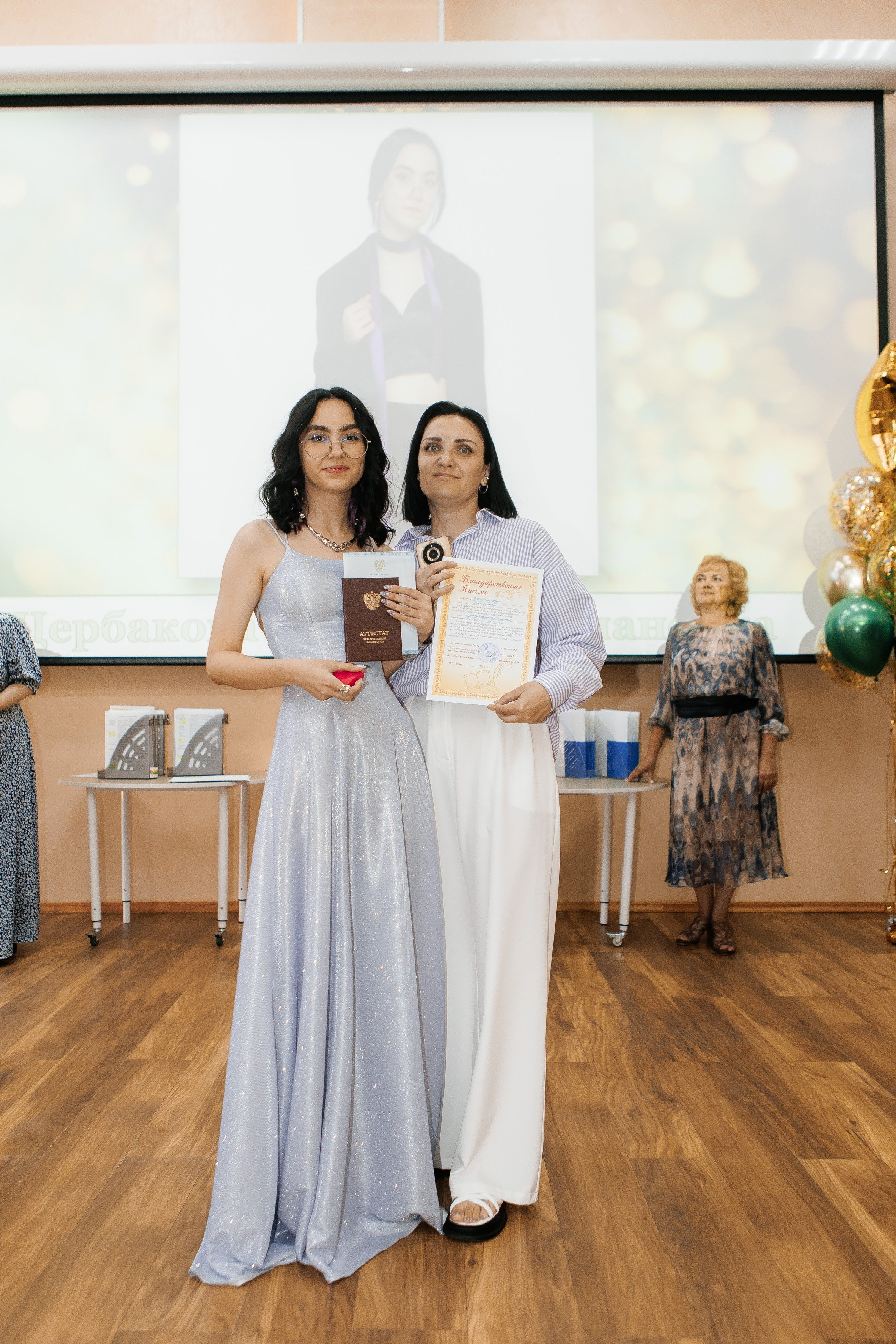 Выпускной Гимназия 12 2024 г. Свадебный и портретный Фотограф в Липецке Дмитрий Котюков