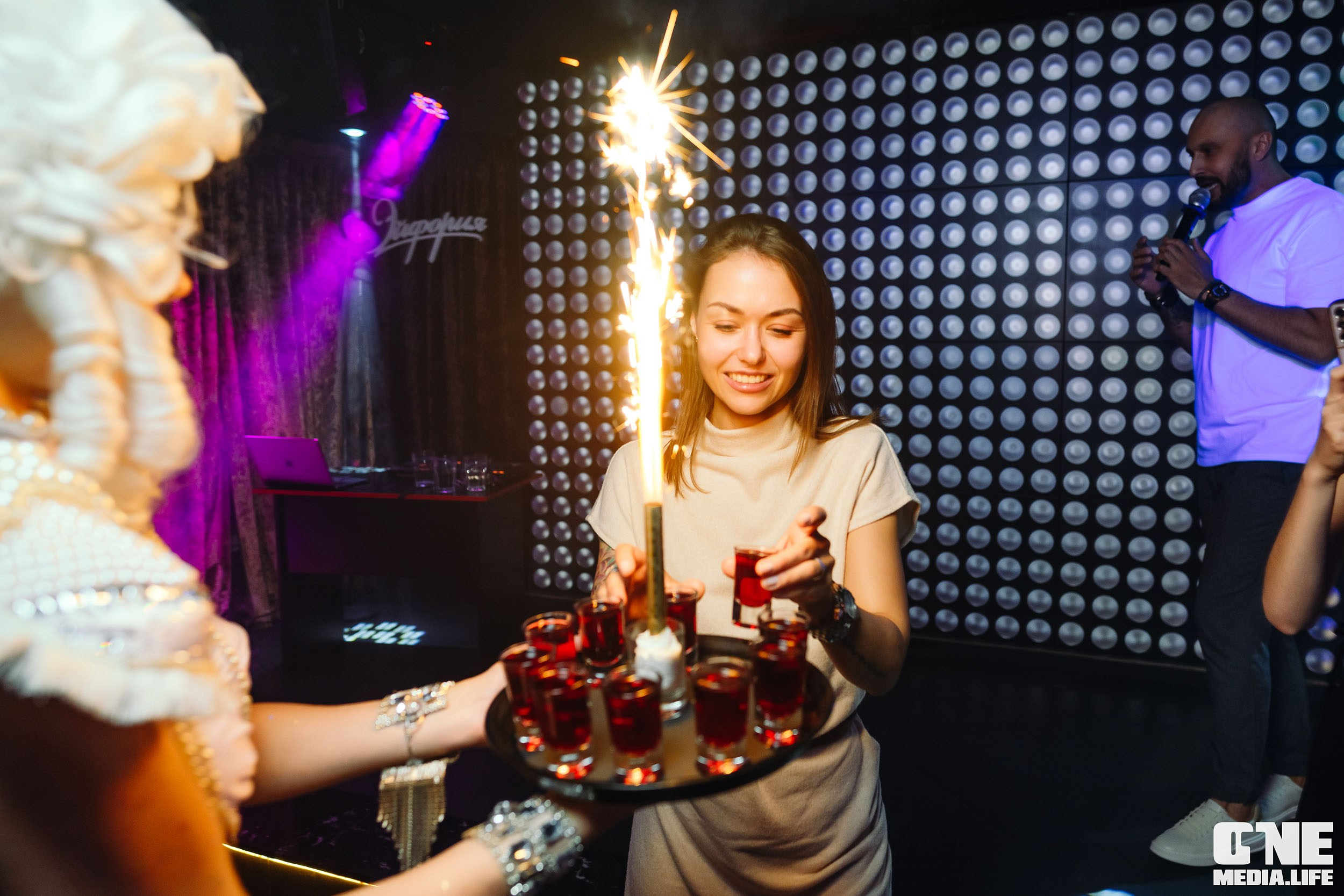 Фоторепортаж из караоке-клуба Эйфория. One Media Life: фоторепортажи, фотоотчеты с мероприятий и заведений