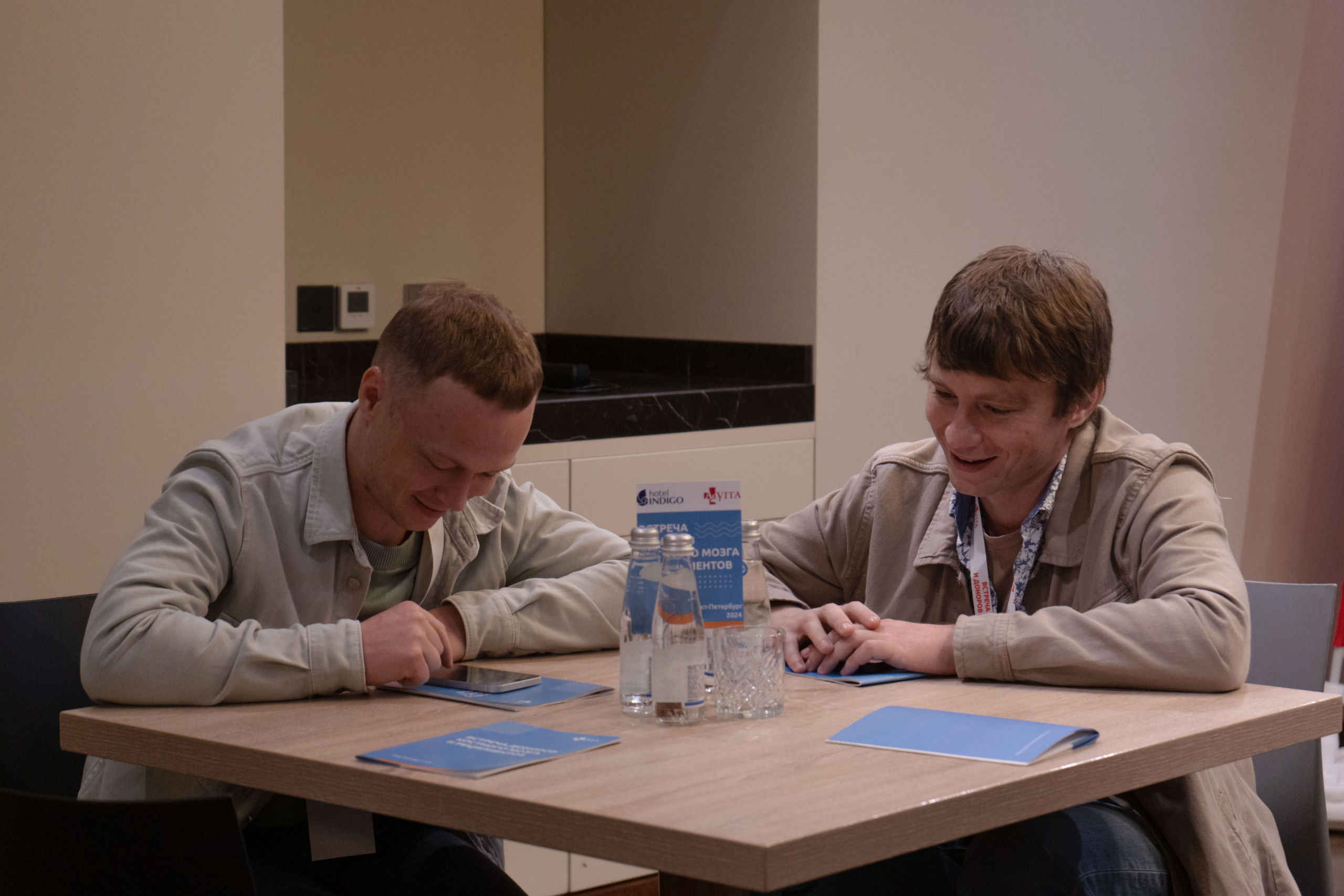 Встреча доноров и реципиентов костного мозга | Адвита. Юля Мурашова портретный и документальный фотограф