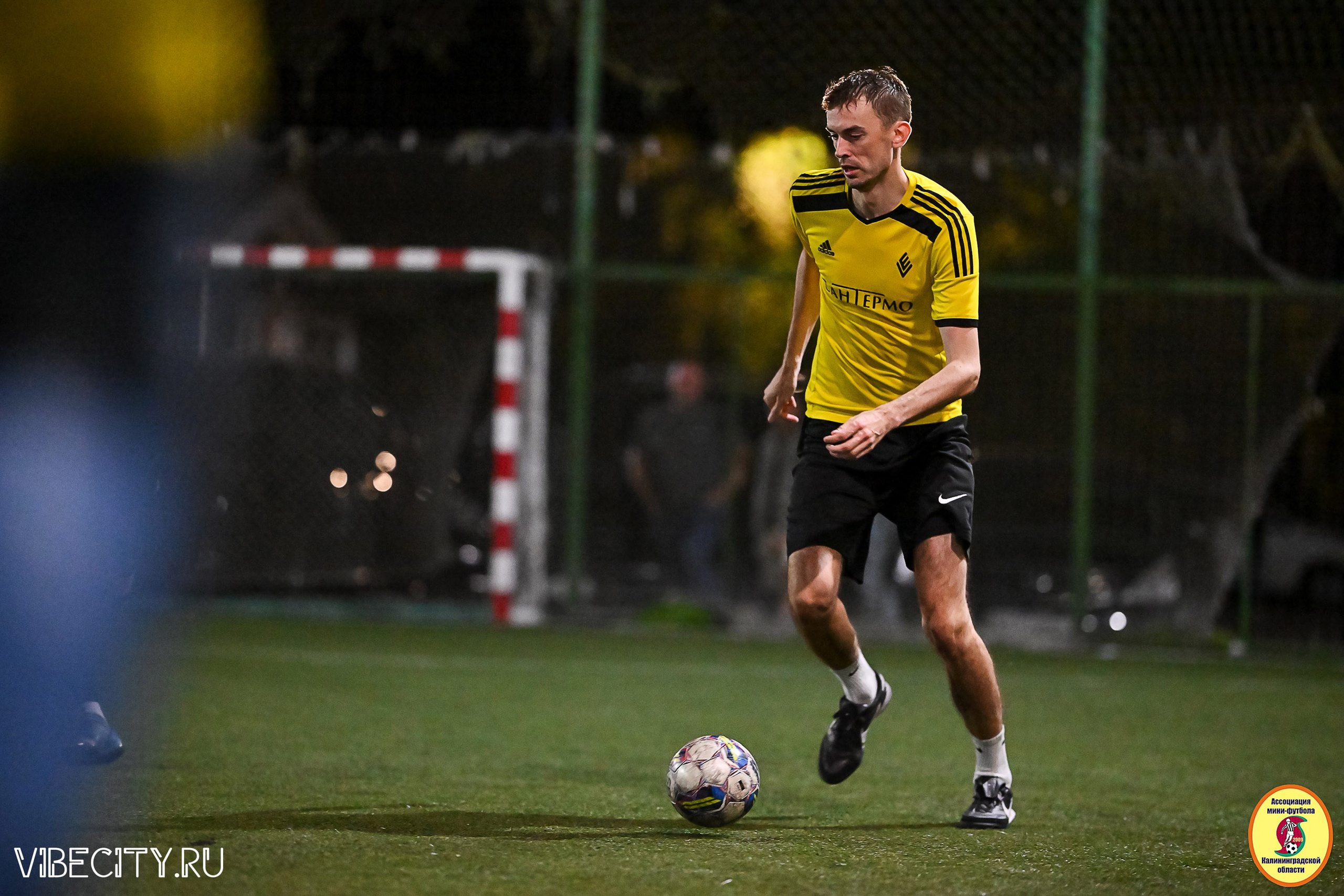 ФИНАЛЬНЫЕ ИГРЫ КУБКА МИНИ-ФУТБОЛЬНОЙ ЛИГИ И КУБКА КОРПОРАТИВНОЙ МФЛ 2025. VIBECITY.RU Вайб Сити Ру Фоторепортажи Фотоотчеты Калининград