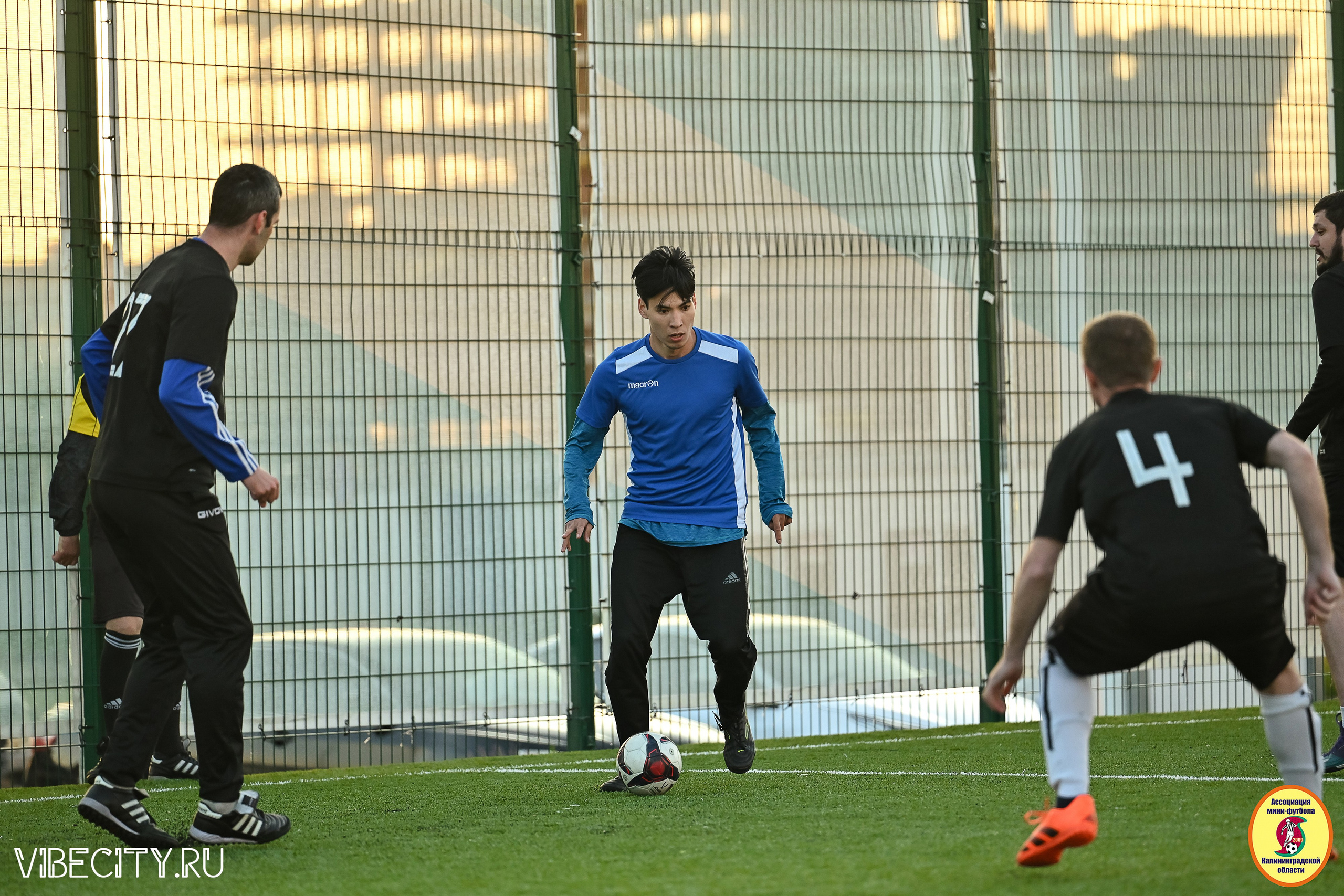 ИГРЫ МИНИ-ФУТБОЛЬНОЙ И КОРПОРАТИВНОЙ ЛИГИ. VIBECITY.RU Вайб Сити Ру Фоторепортажи Фотоотчеты Калининград