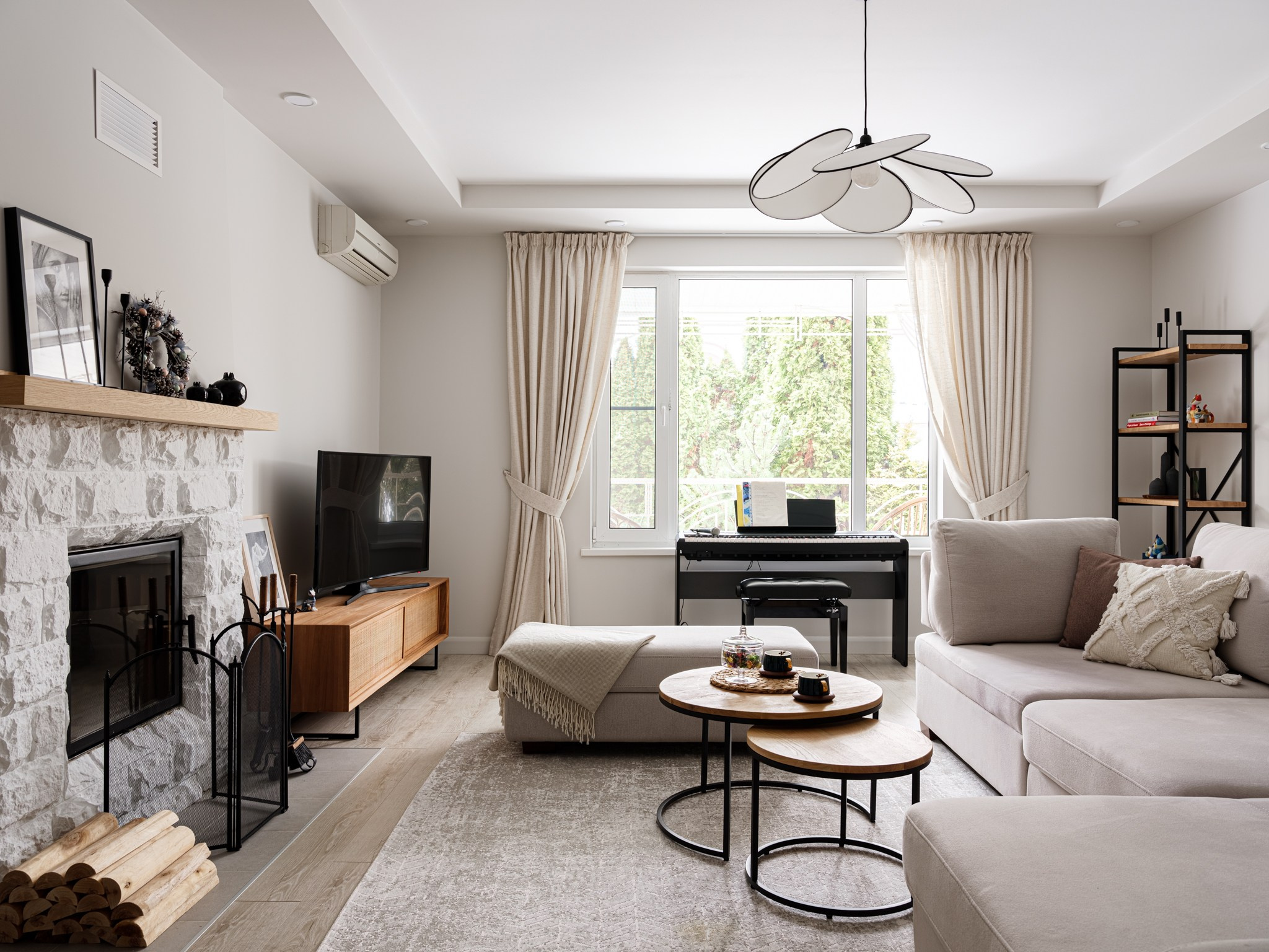 Небольшой дом: Анастасия Филиппова, Олеся Миколаец, студия FAM Design. Фотограф Василий Буланов