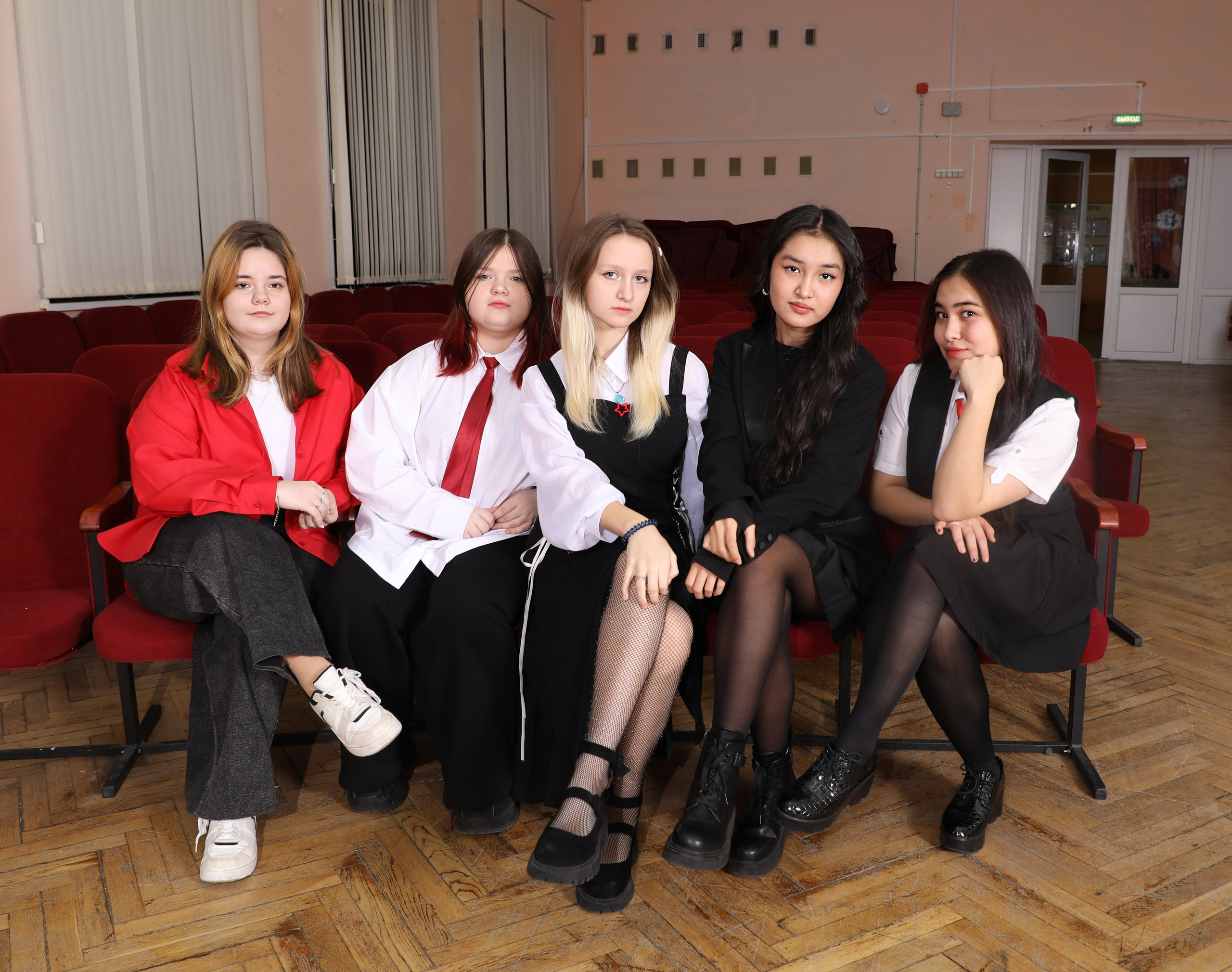 Школа 9-11 классы. Школьный фотограф Олеся Галатова