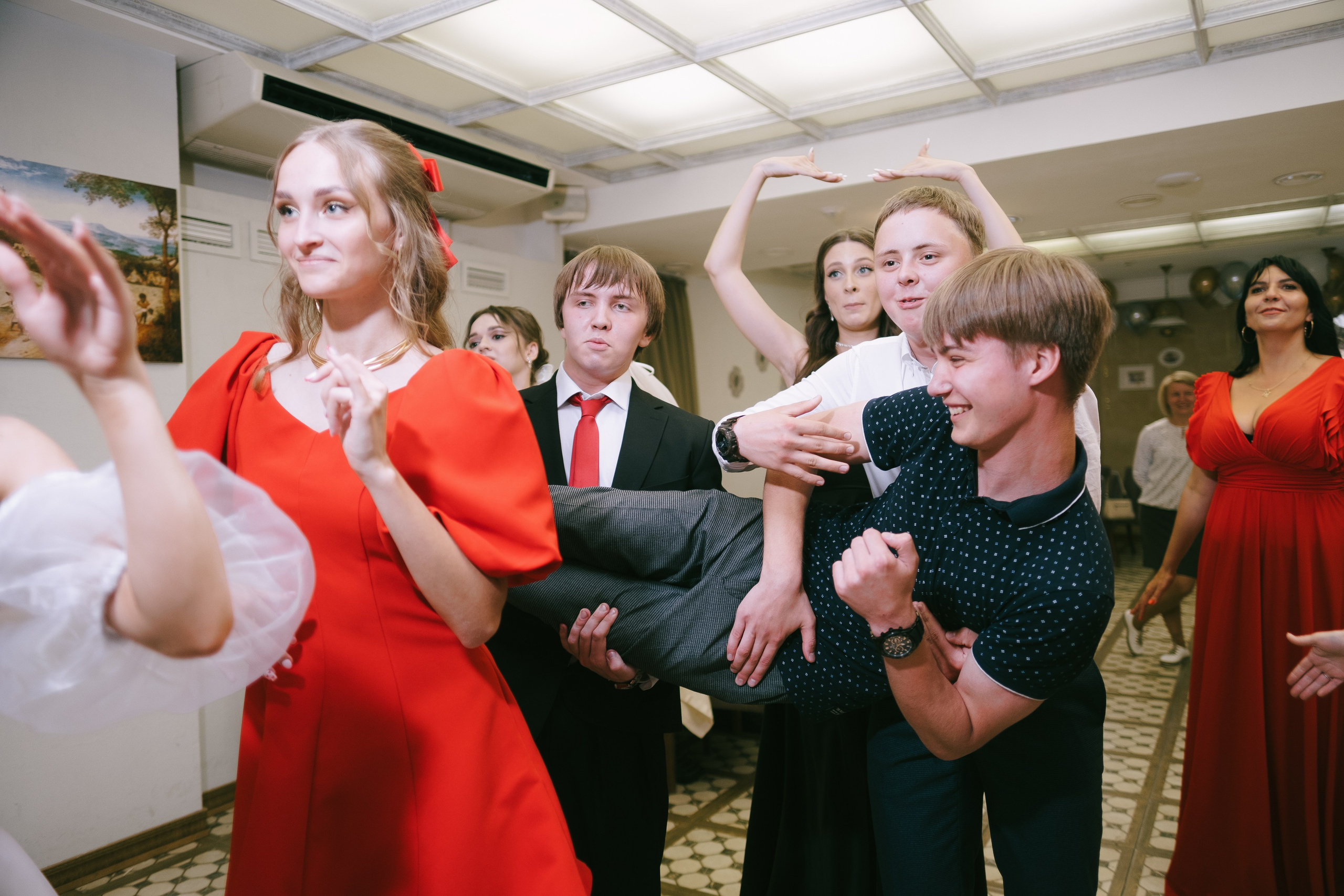 Выпускной школа 33. Свадебный и репортажной фотограф Денис Ожигин в Краснодаре и Краснодарском крае